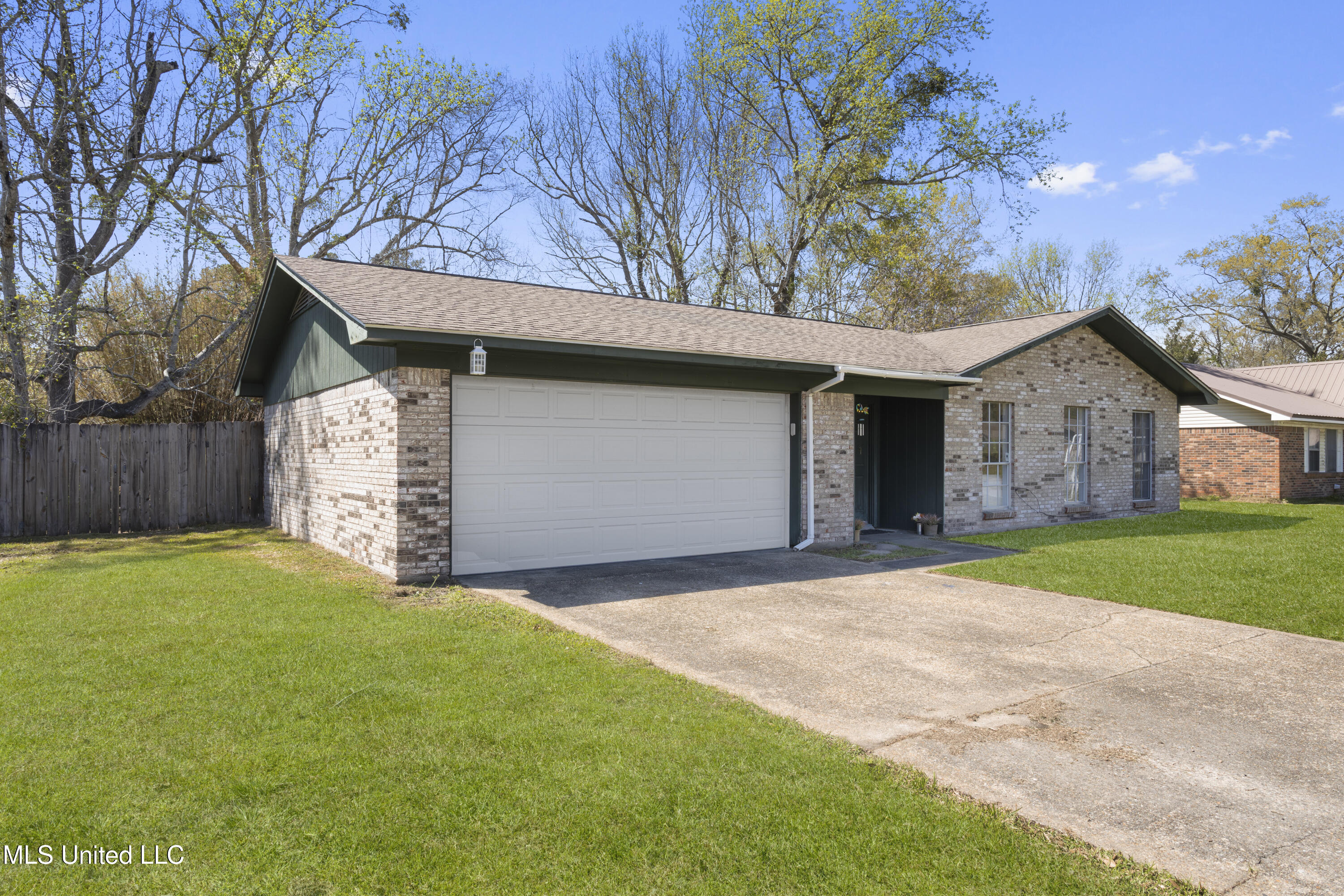 238 Saratoga Drive, Ocean Springs, Mississippi image 2