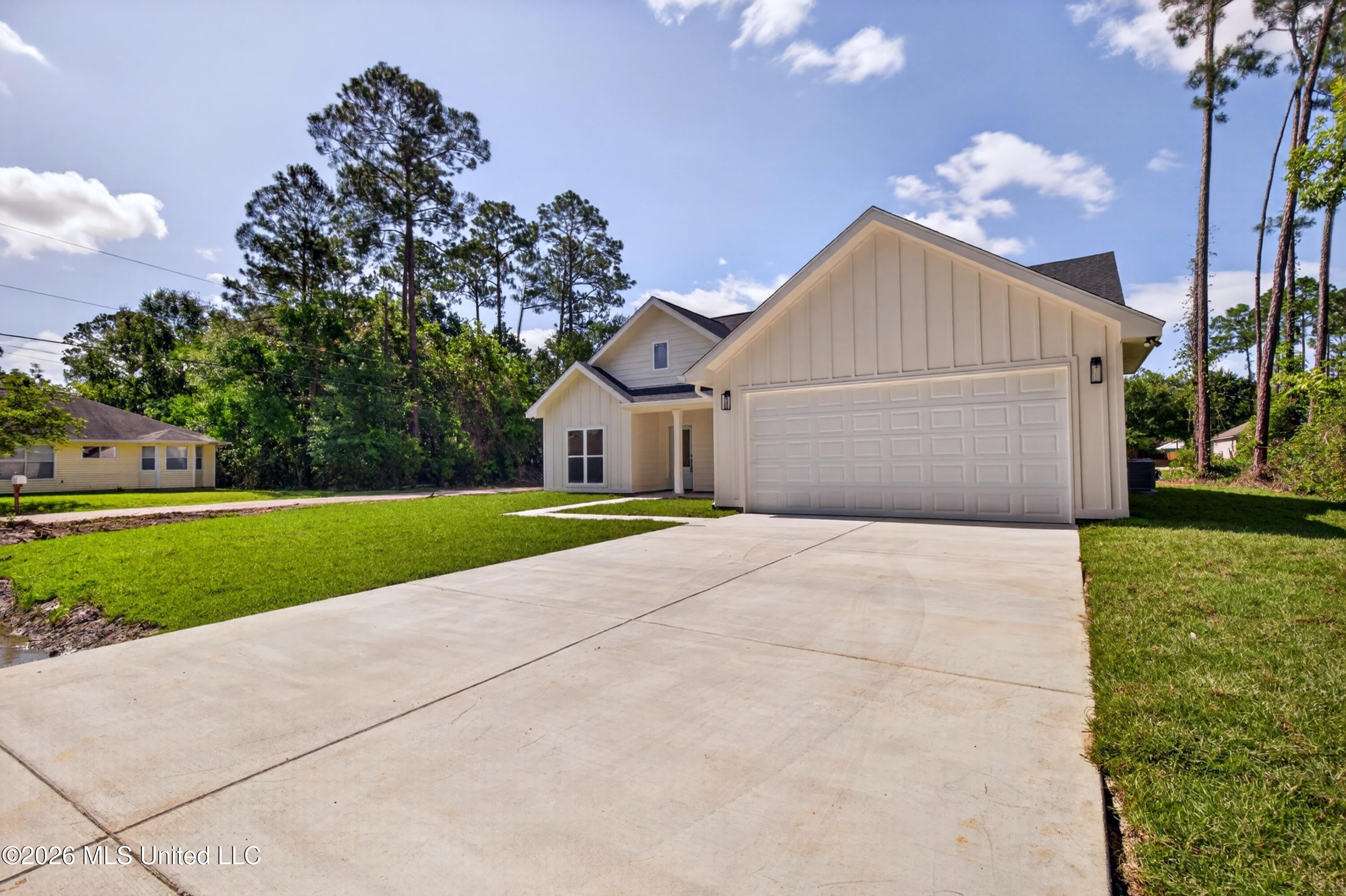 201TarponSt.-3