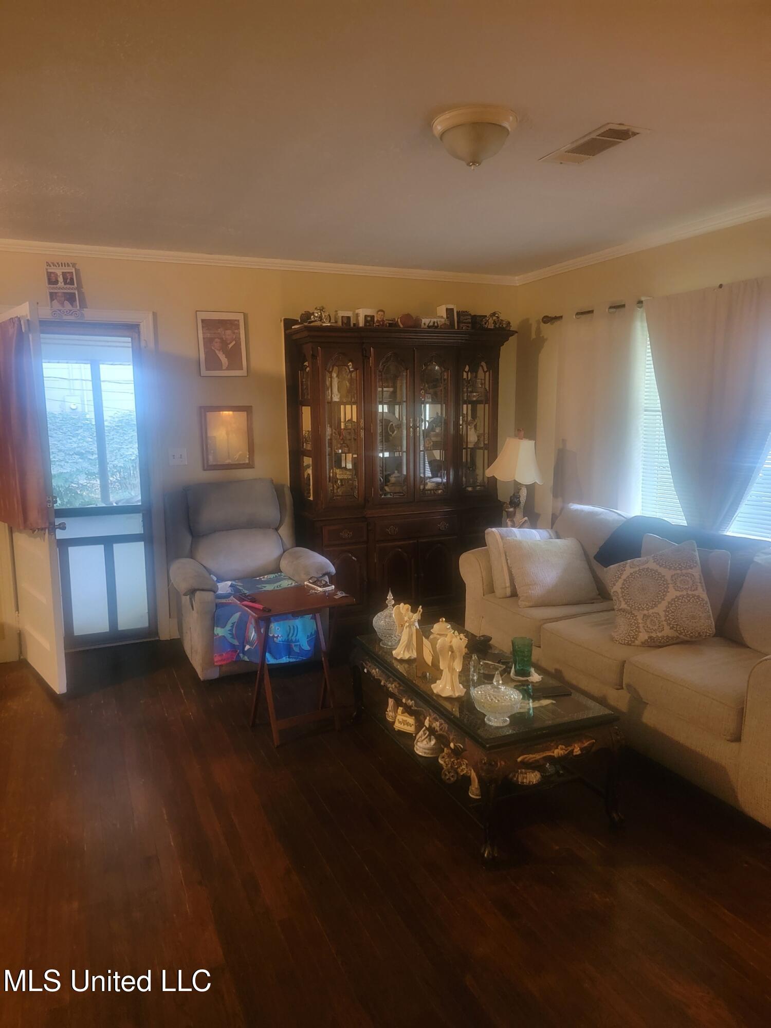 3215 Charleston Drive, Jackson, Mississippi image 2