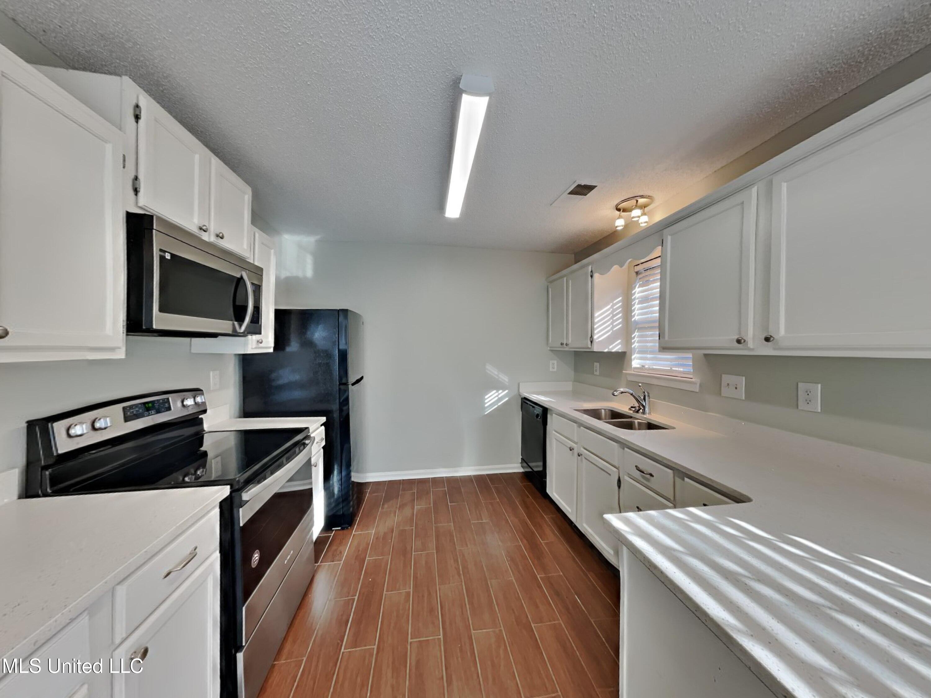10791 Ridgefield Drive, Olive Branch, Mississippi image 4