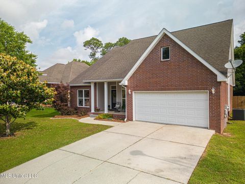 Single Family Residence in Ocean Springs MS 2401 Rue Beaux Chenes.jpg