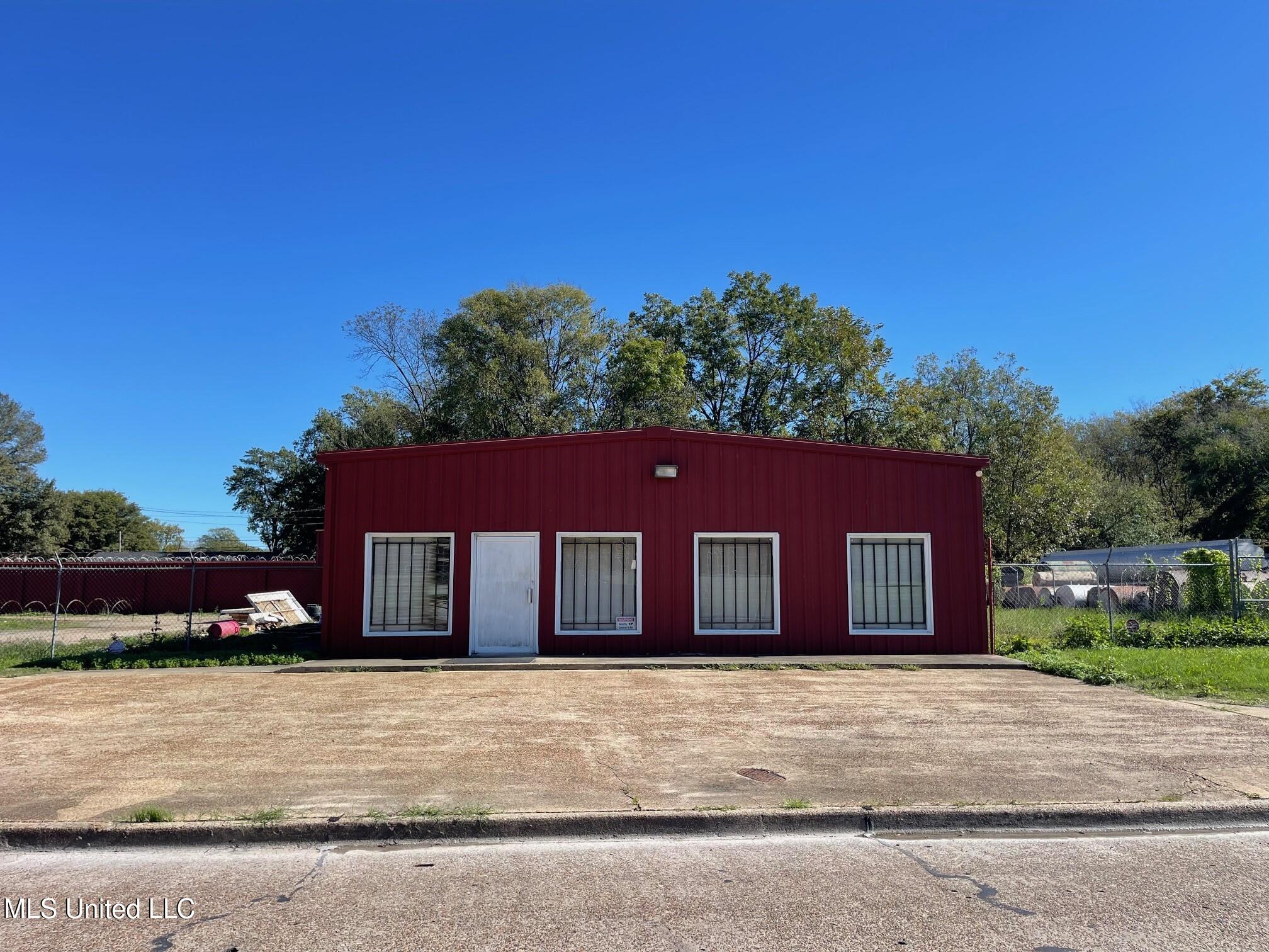 402 S Sharpe Avenue, Cleveland, Mississippi image 1