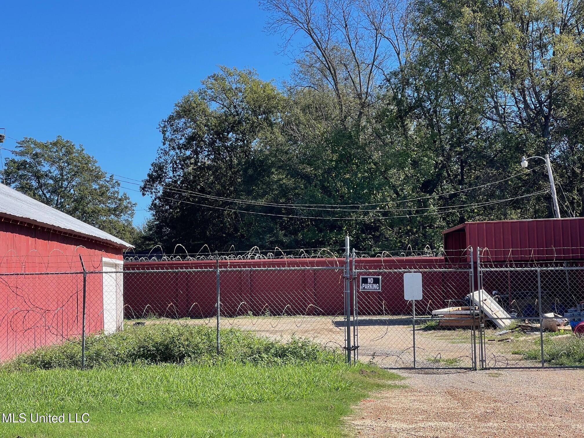 402 S Sharpe Avenue, Cleveland, Mississippi image 4