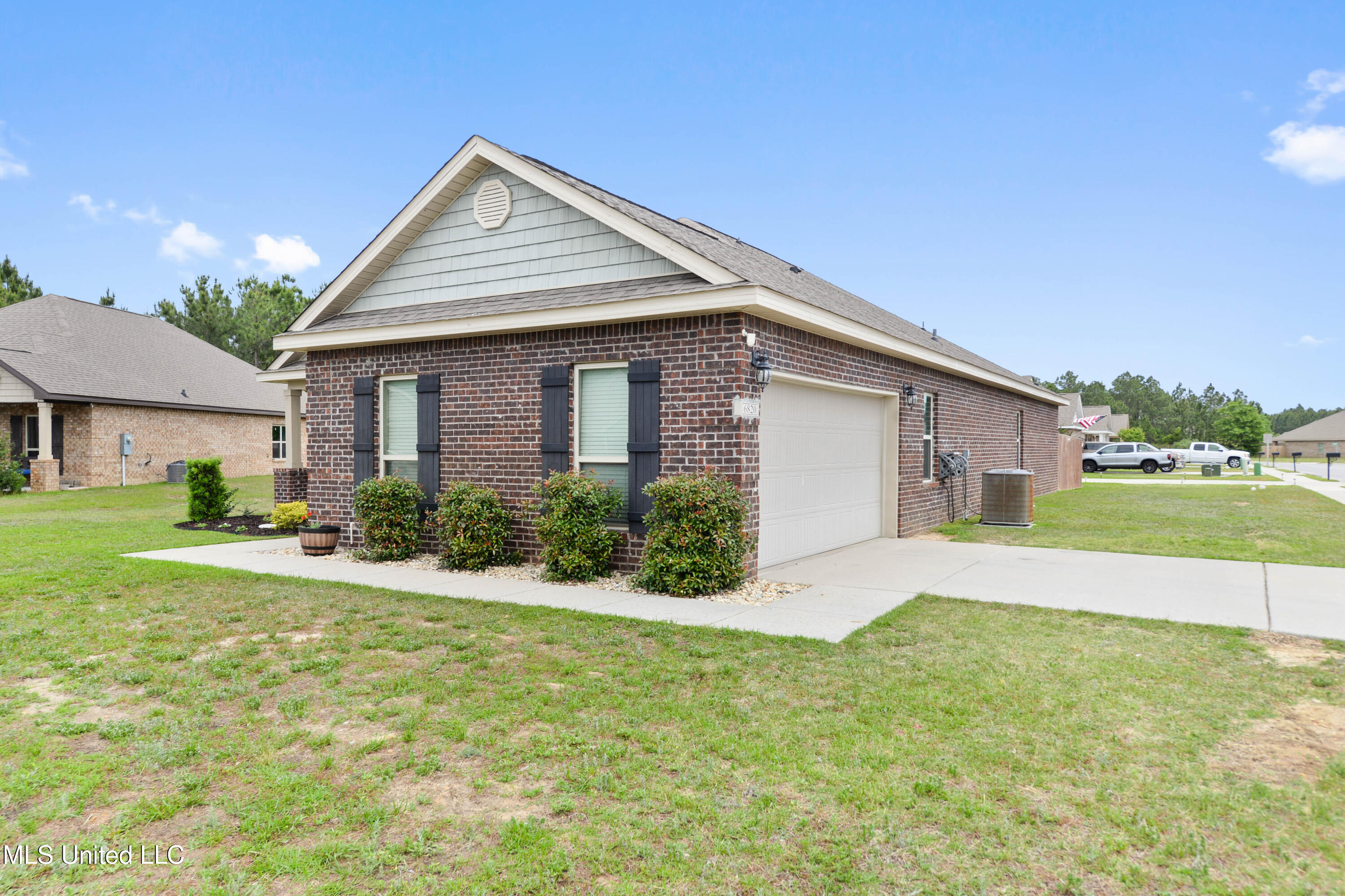 6820 Sweetclover Drive, Ocean Springs, Mississippi image 3