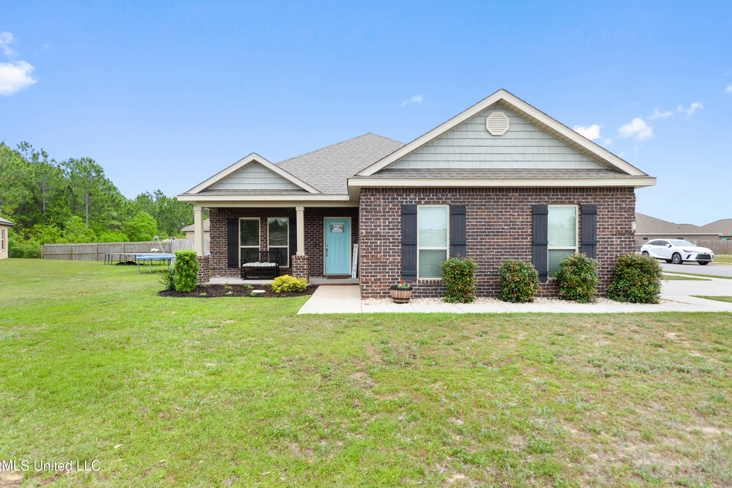 6820 Sweetclover Drive, Ocean Springs, Mississippi image 2