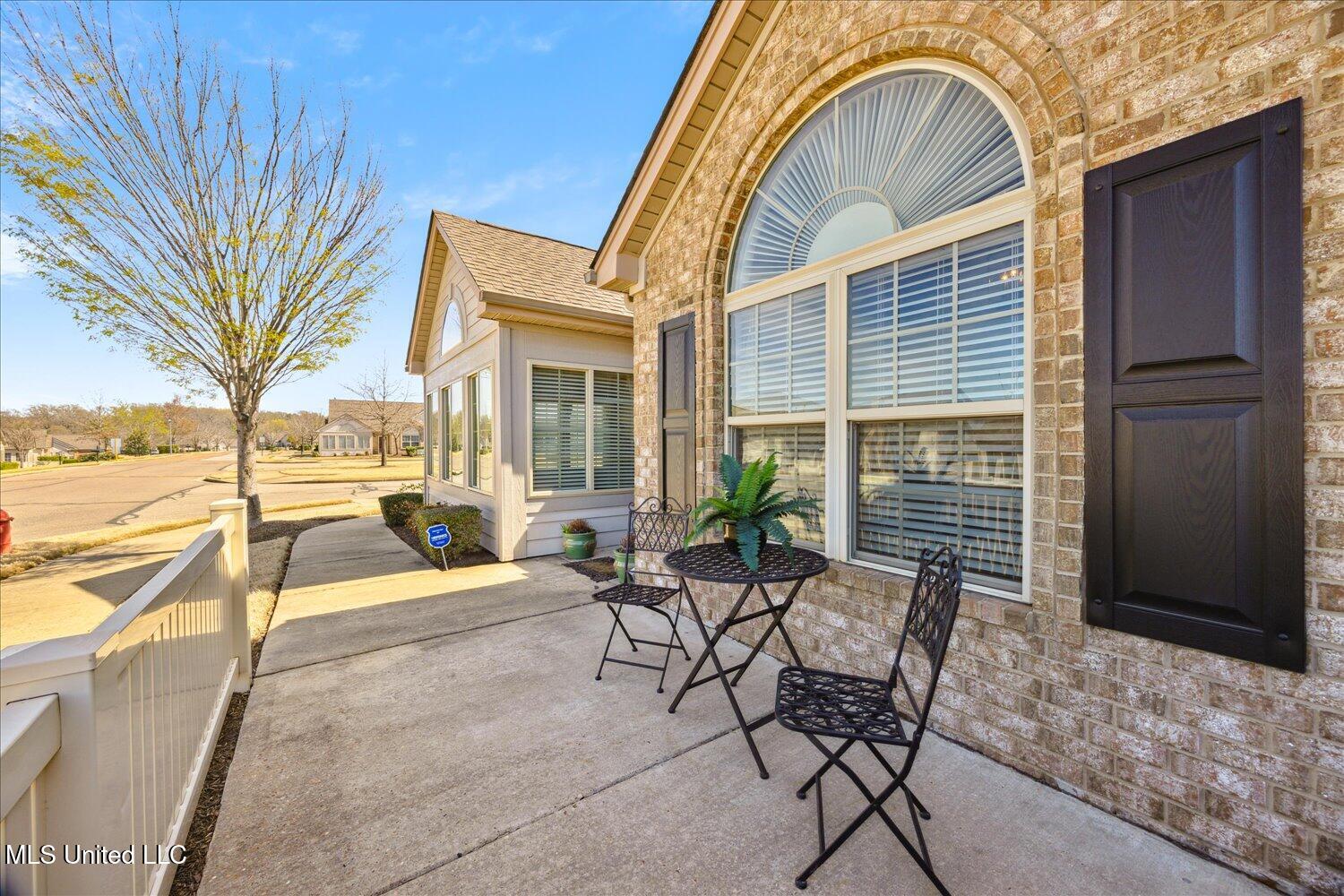 8731 Parkview Oaks Circle, Olive Branch, Mississippi image 29