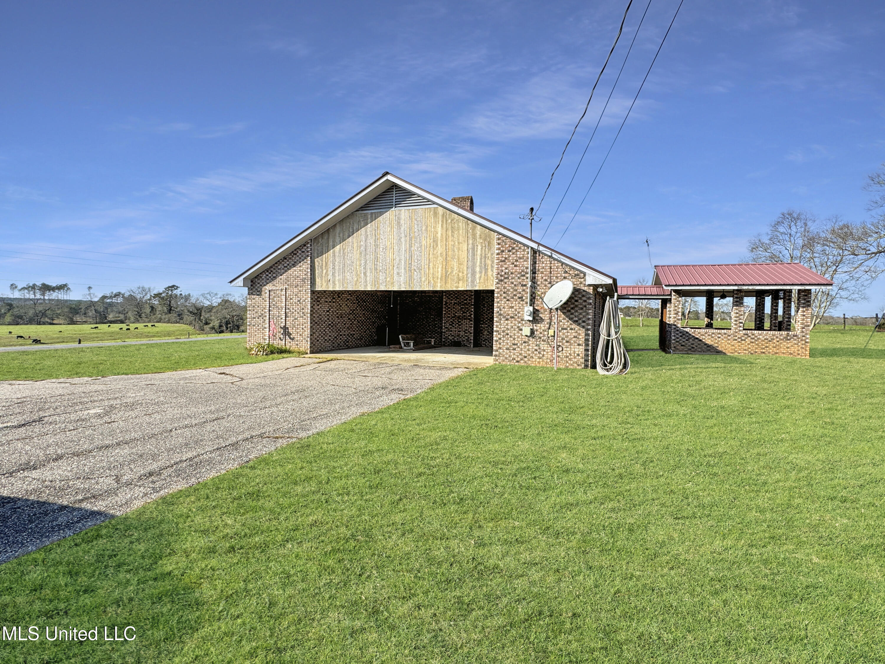 988 Salem Church Road, Collins, Mississippi image 9