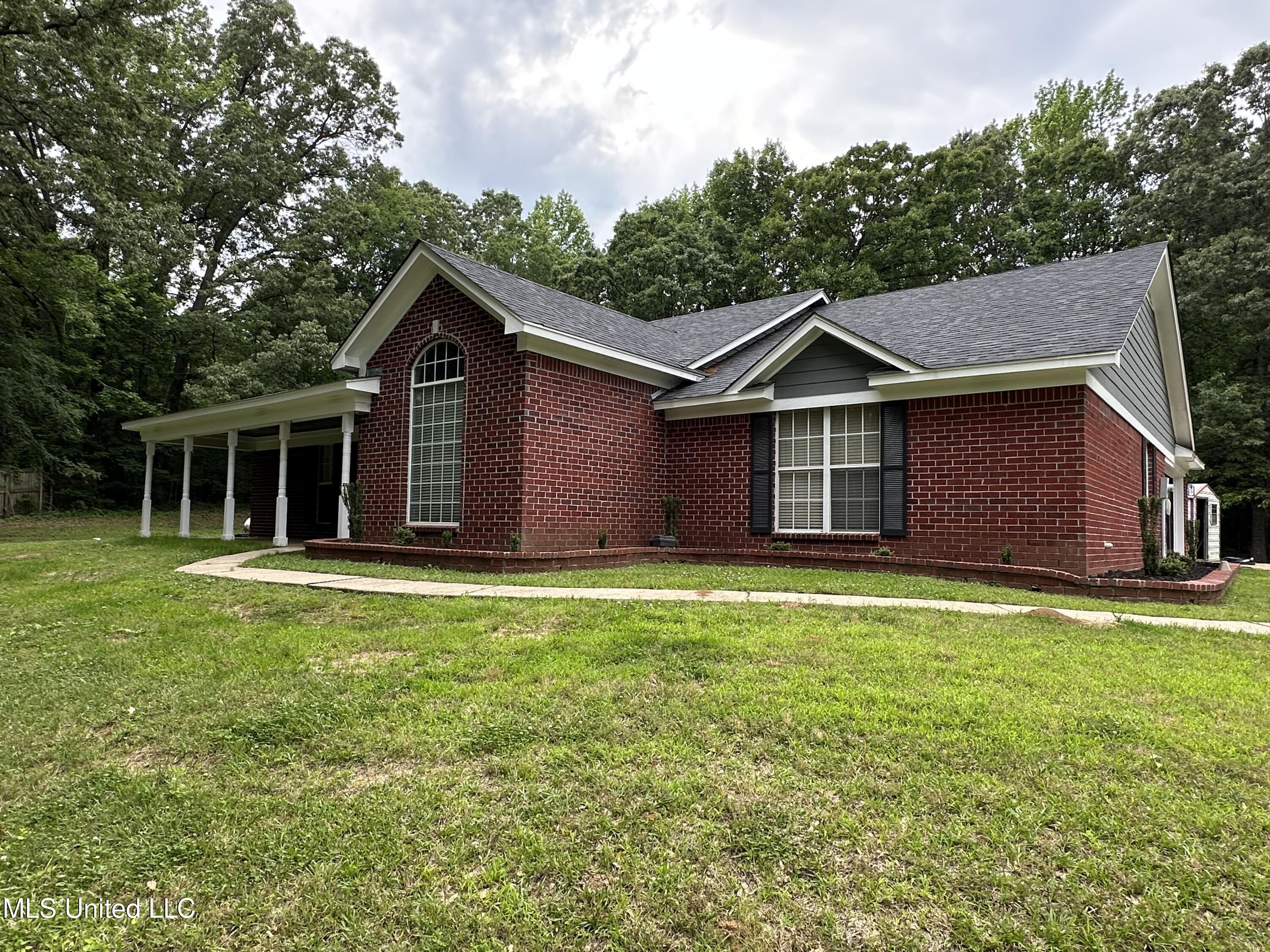 90 Vance Cove, Byhalia, Mississippi image 2