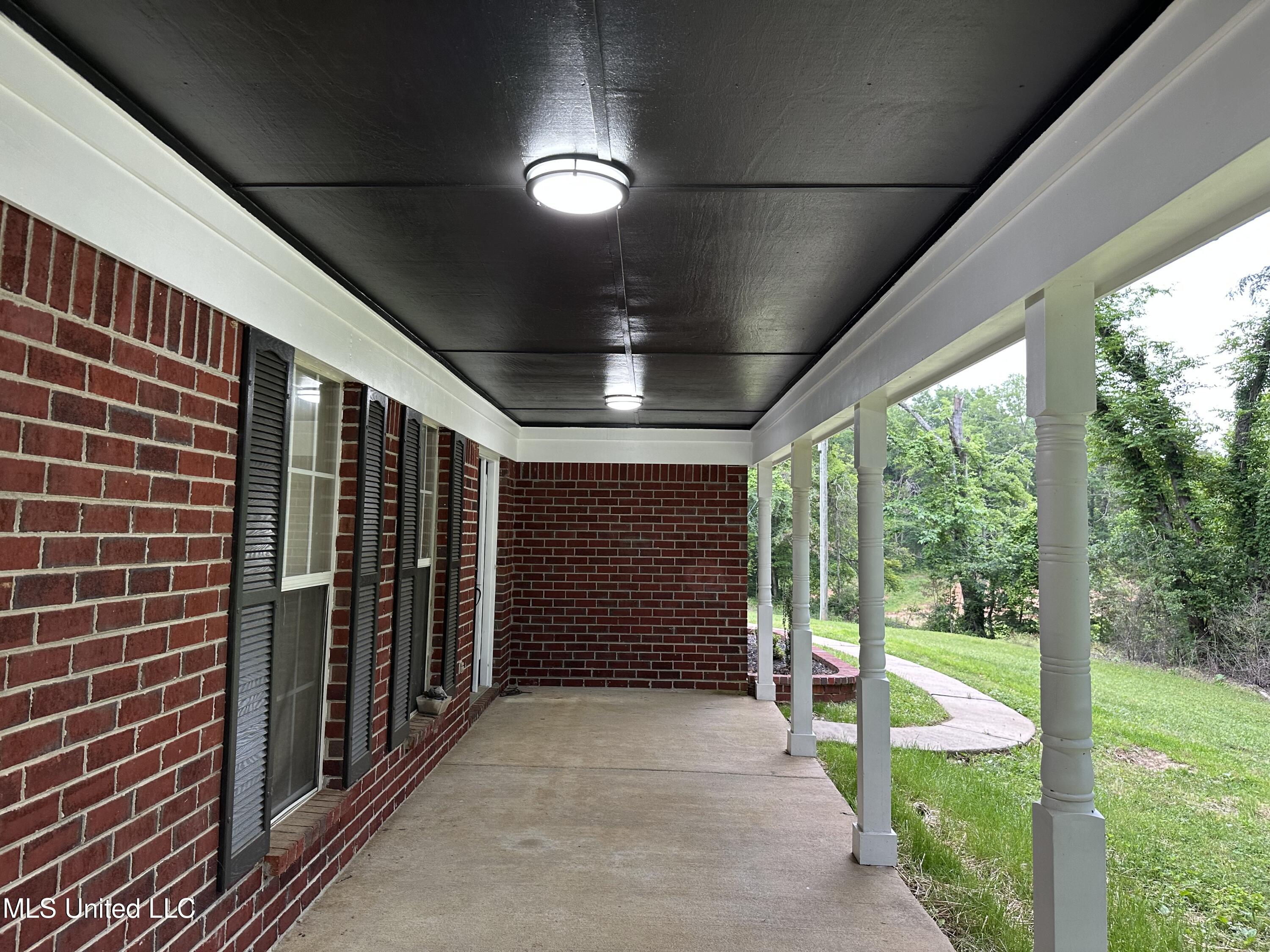90 Vance Cove, Byhalia, Mississippi image 3