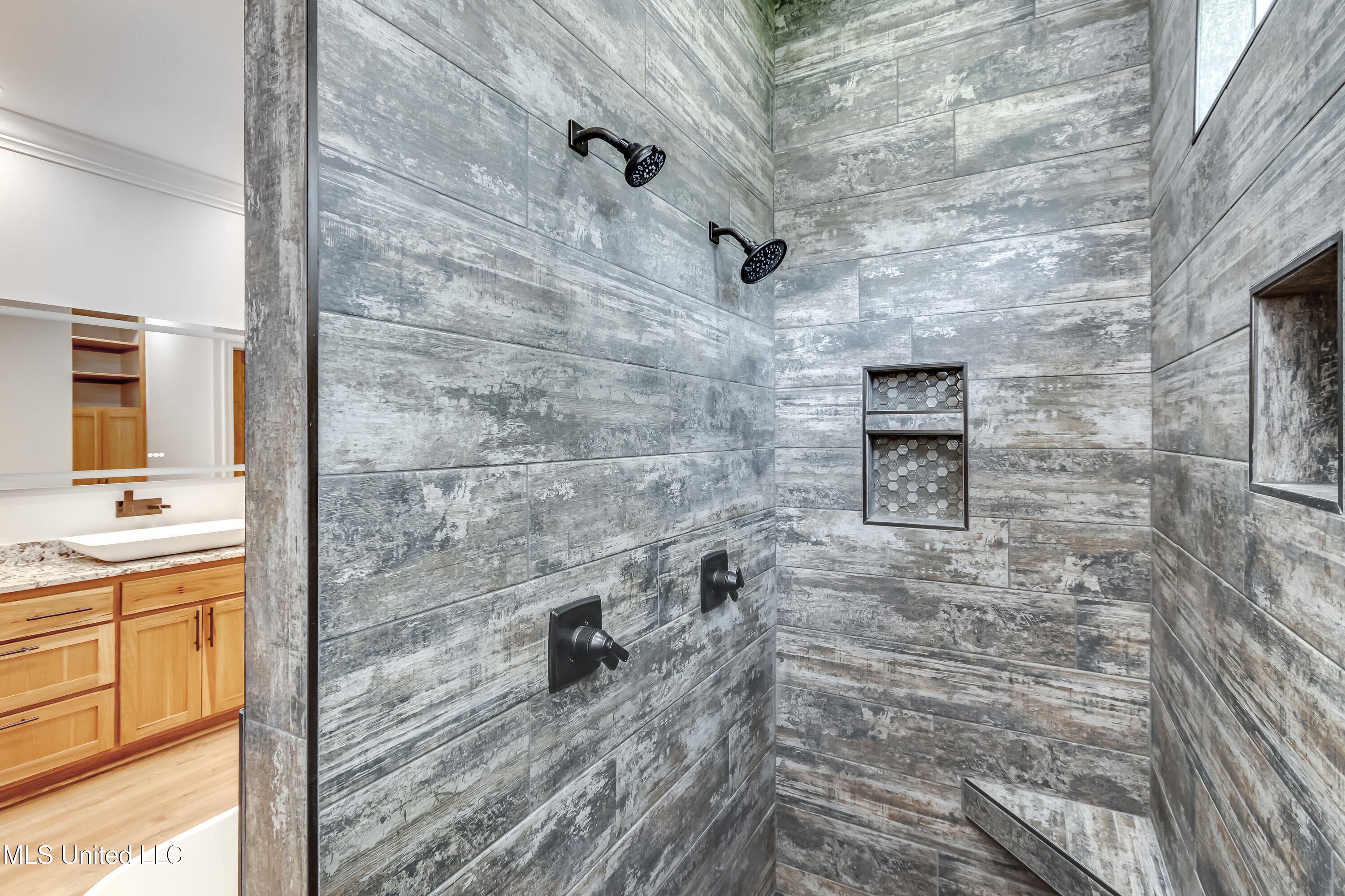 Flora, Mississippi 39071, United States, 4 Bedrooms Bedrooms, ,5 BathroomsBathrooms,Residential,Active,137267