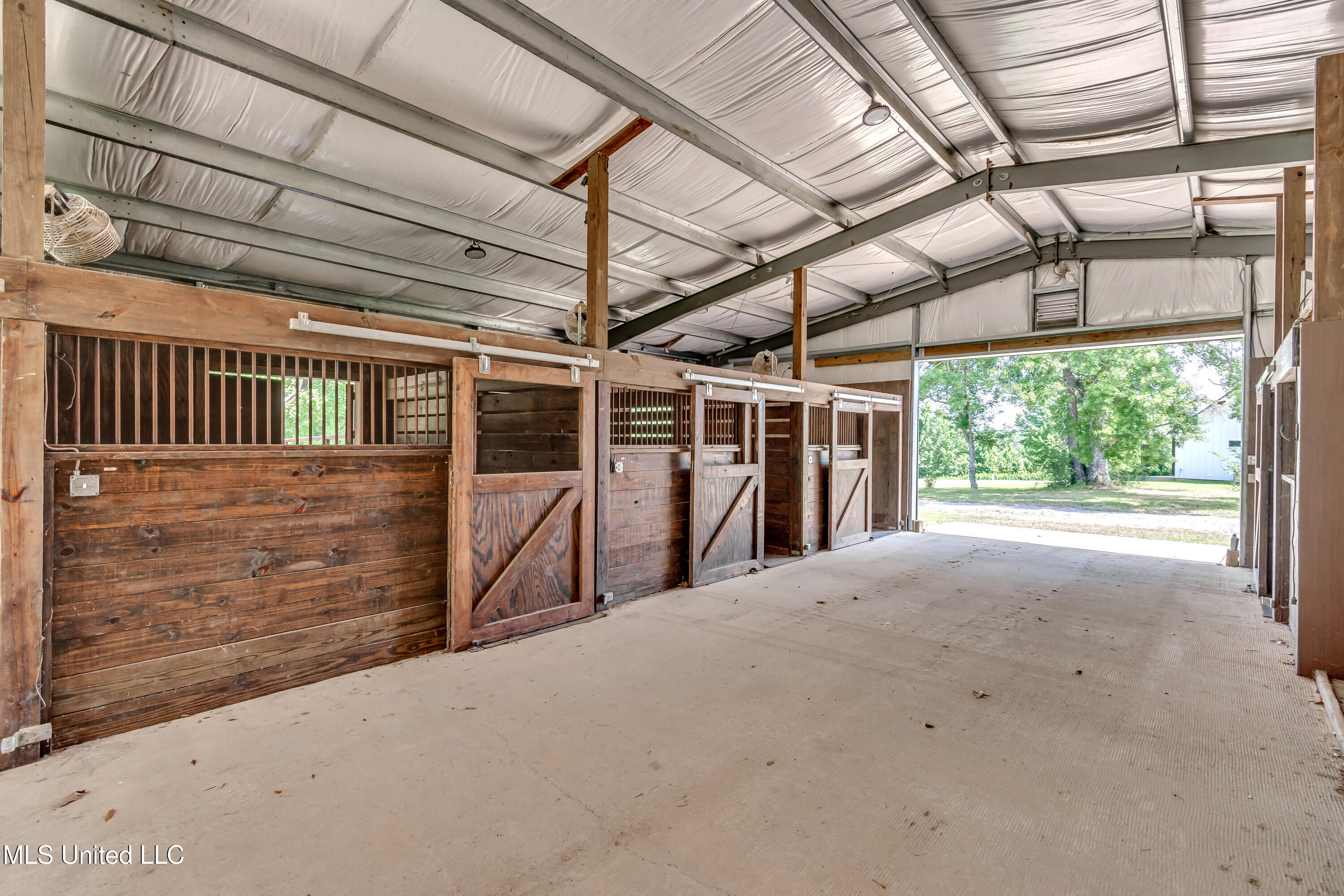 Flora, Mississippi 39071, United States, 4 Bedrooms Bedrooms, ,5 BathroomsBathrooms,Residential,Active,137267