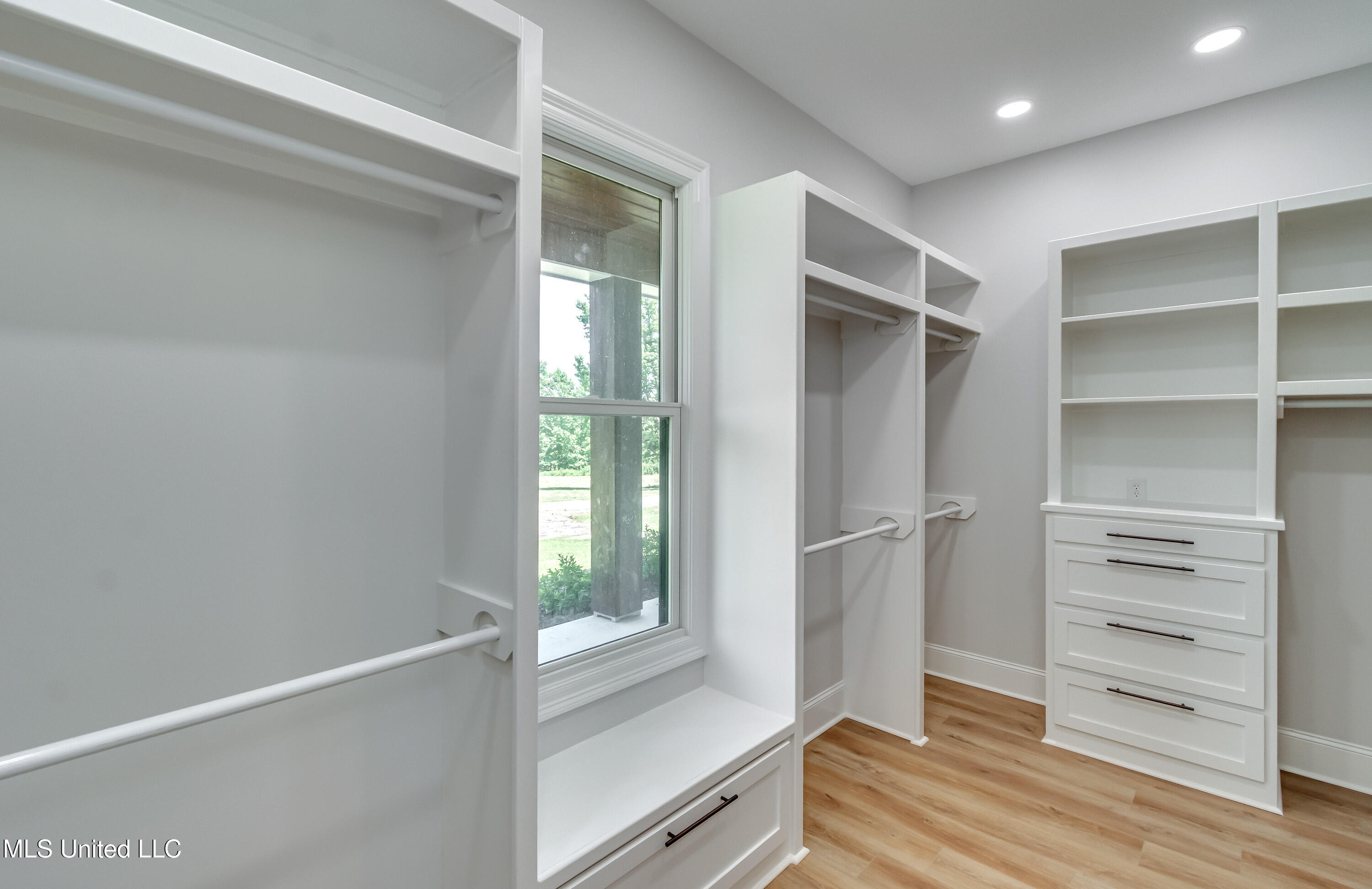 Flora, Mississippi 39071, United States, 4 Bedrooms Bedrooms, ,5 BathroomsBathrooms,Residential,Active,137267