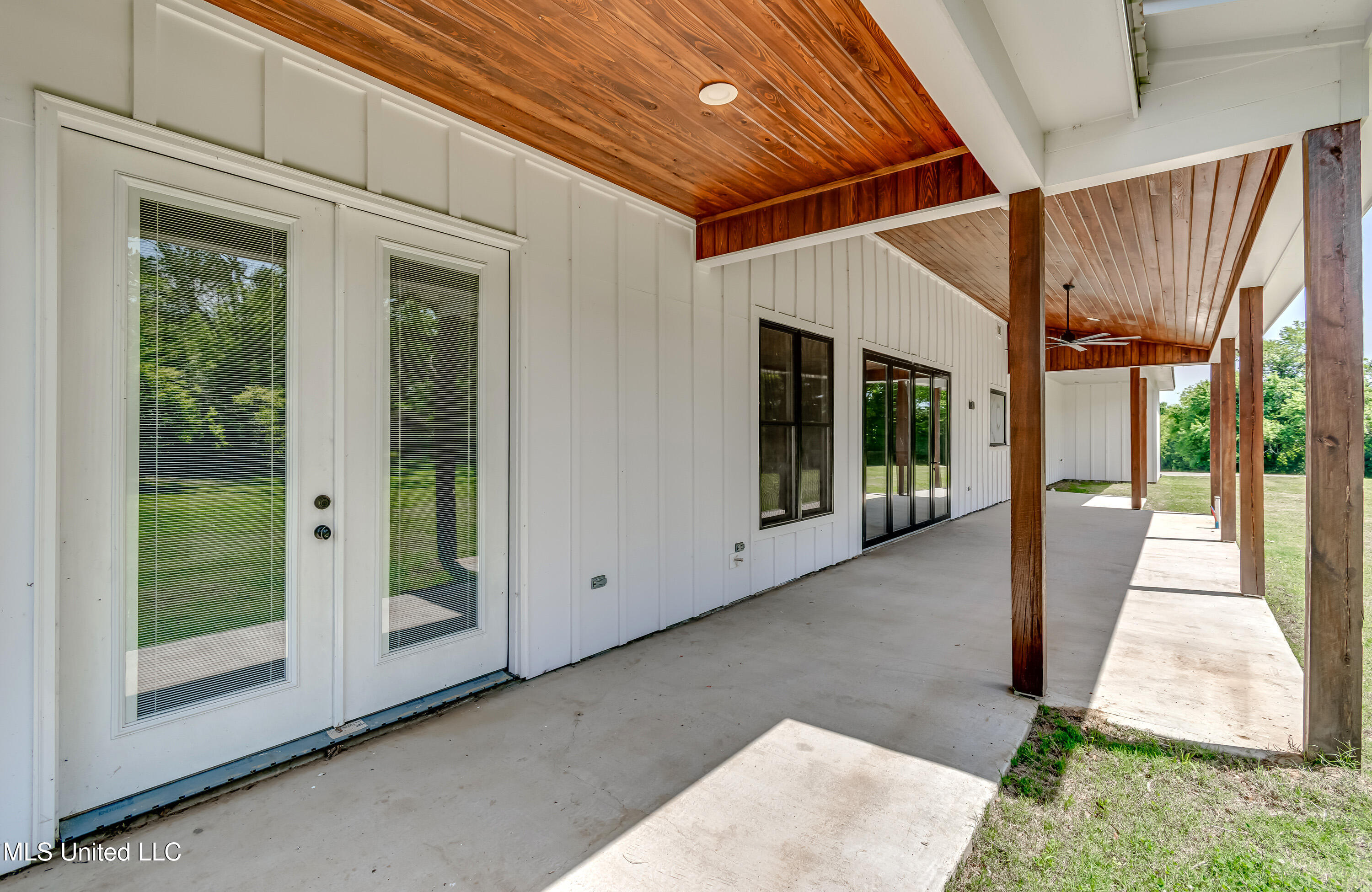 Flora, Mississippi 39071, United States, 4 Bedrooms Bedrooms, ,5 BathroomsBathrooms,Residential,Active,137267