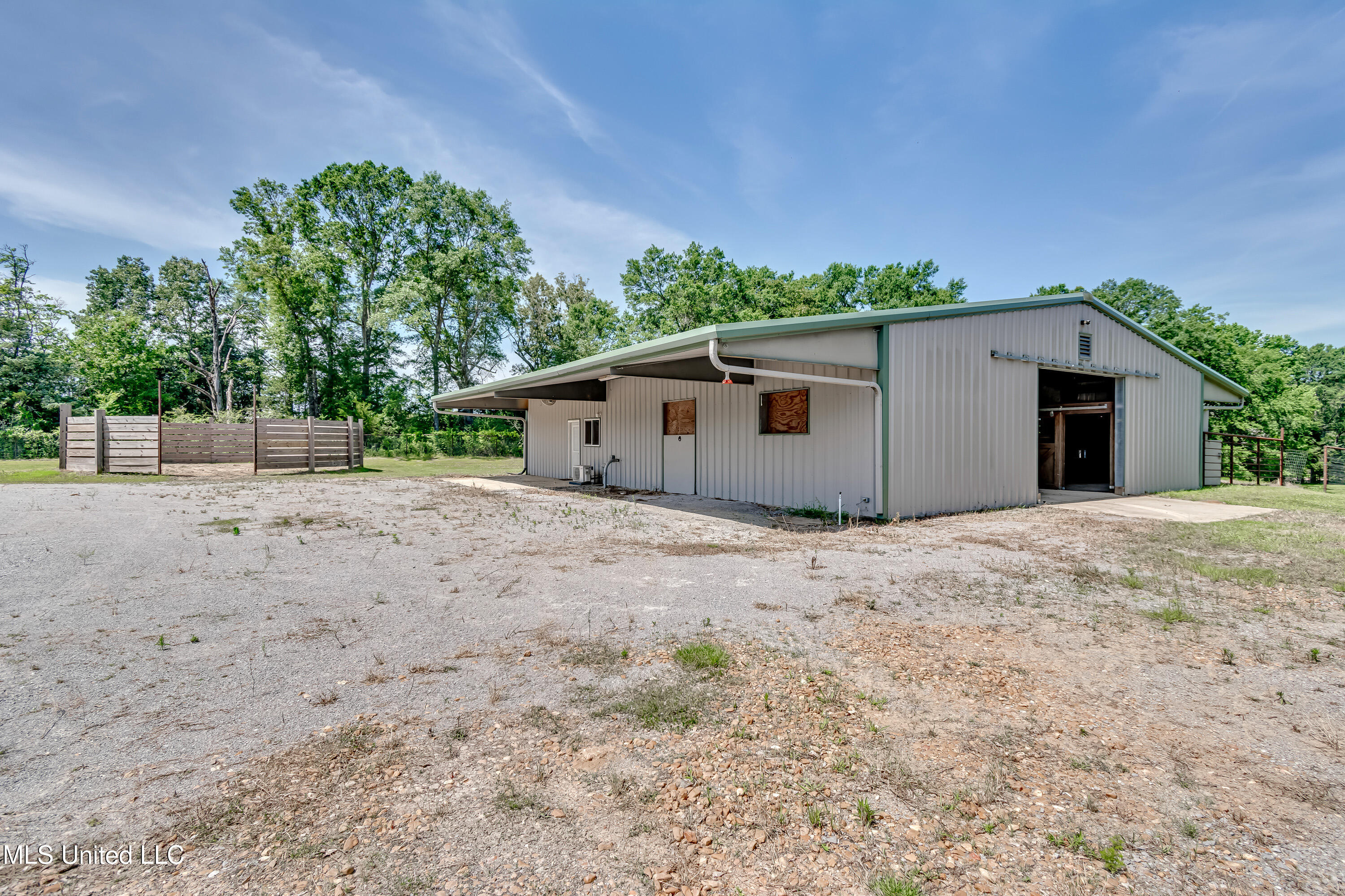 Flora, Mississippi 39071, United States, 4 Bedrooms Bedrooms, ,5 BathroomsBathrooms,Residential,Active,137267