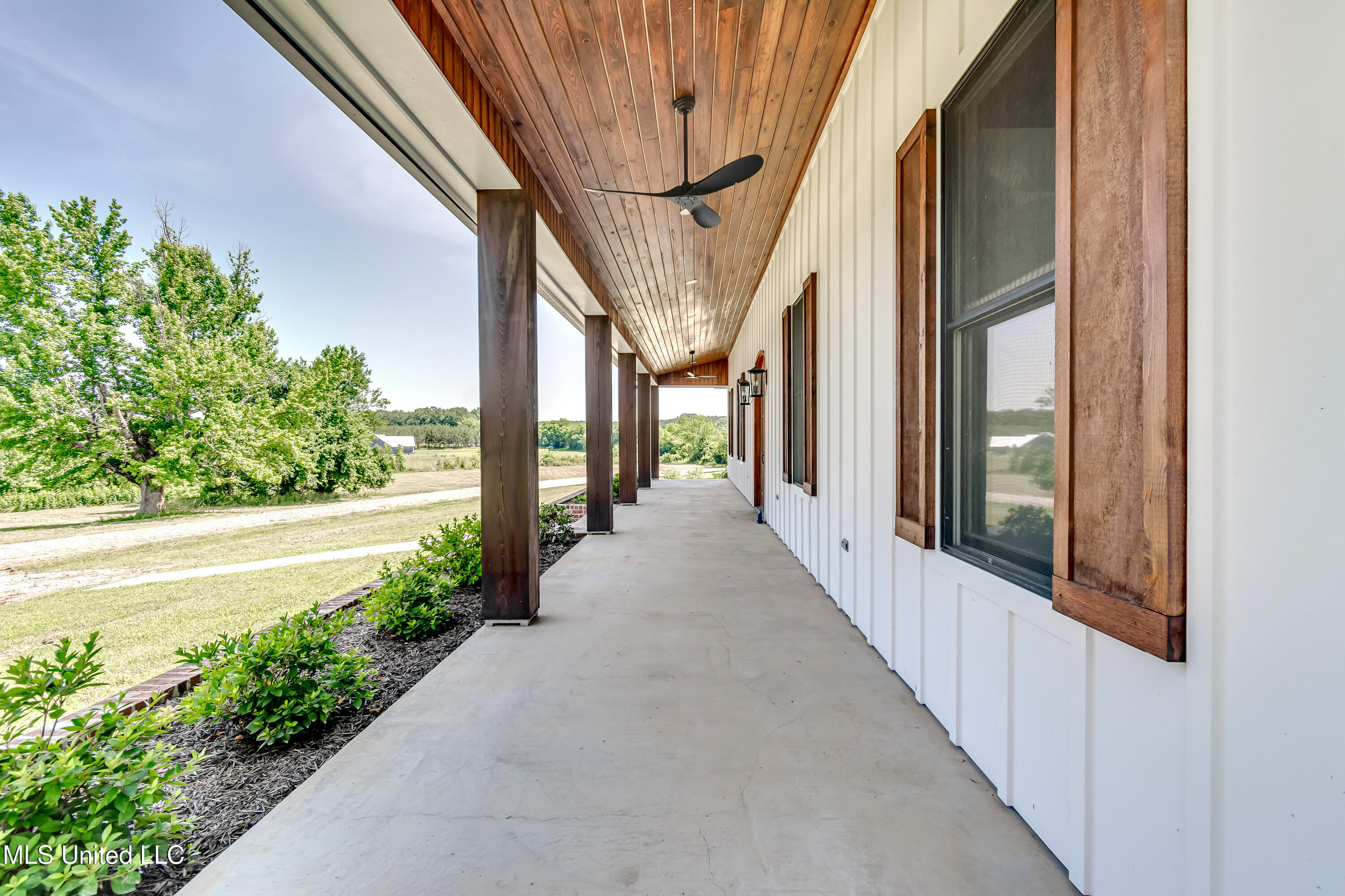 Flora, Mississippi 39071, United States, 4 Bedrooms Bedrooms, ,5 BathroomsBathrooms,Residential,Active,137267