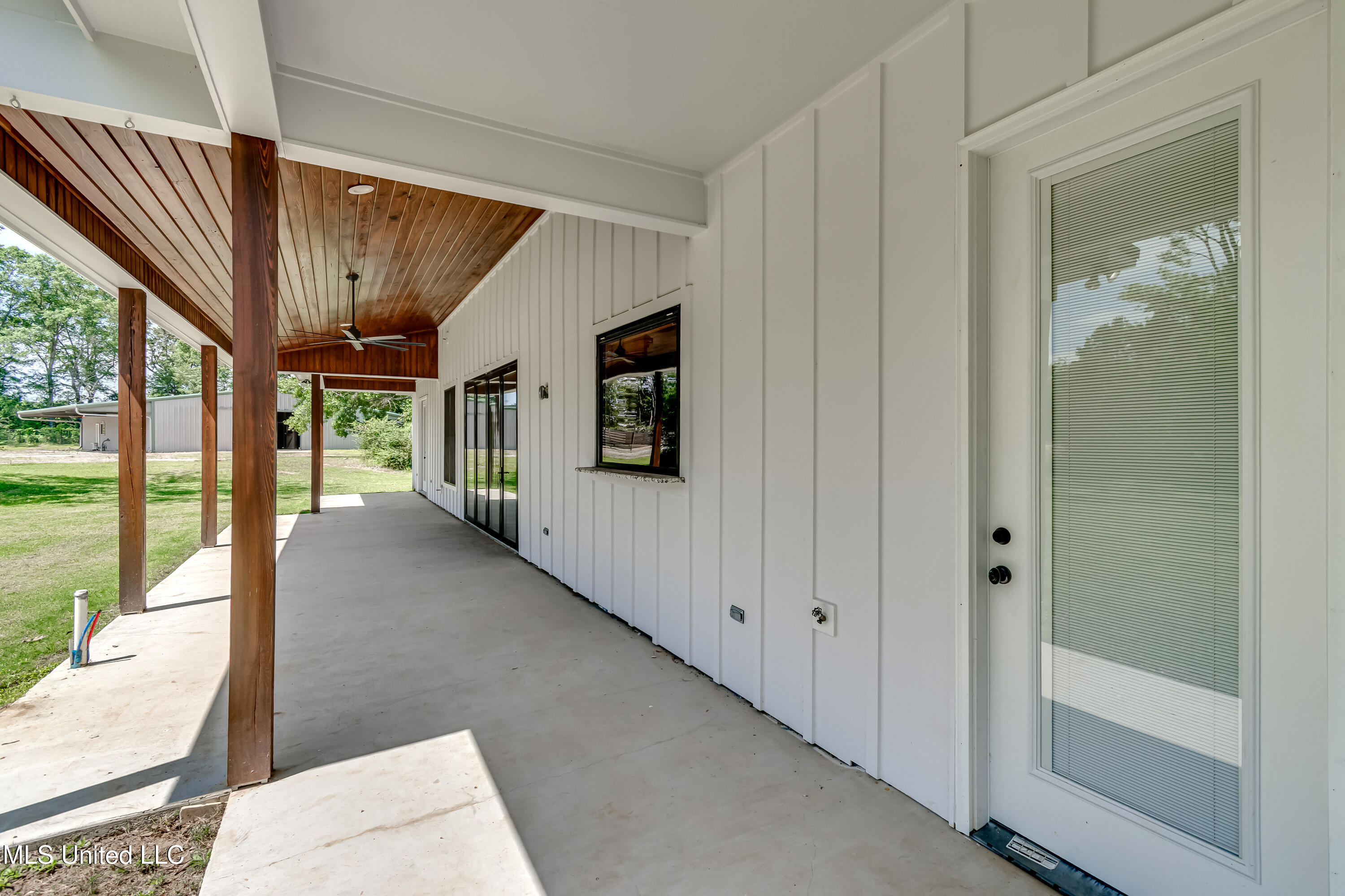 Flora, Mississippi 39071, United States, 4 Bedrooms Bedrooms, ,5 BathroomsBathrooms,Residential,Active,137267