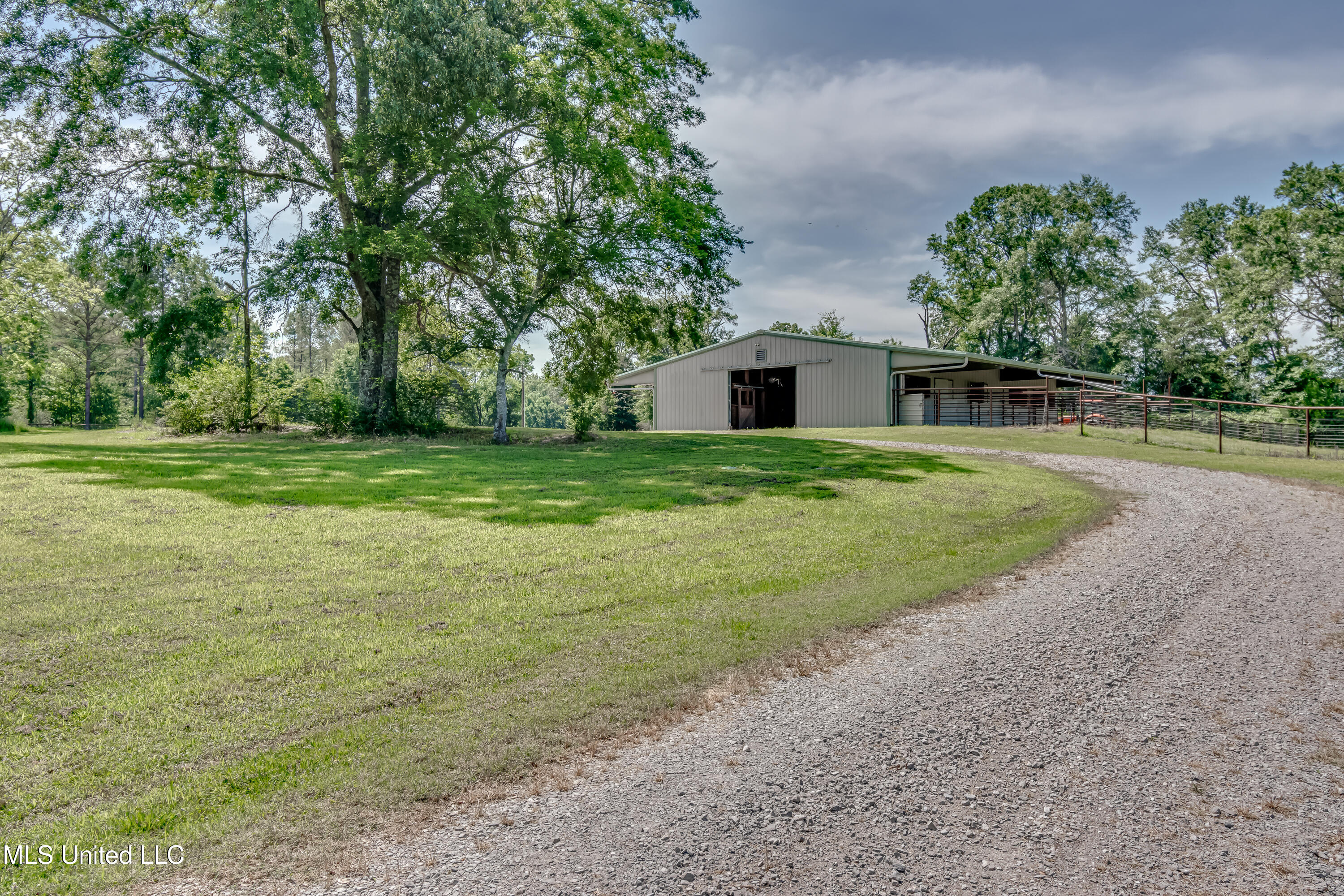 Flora, Mississippi 39071, United States, 4 Bedrooms Bedrooms, ,5 BathroomsBathrooms,Residential,Active,137267