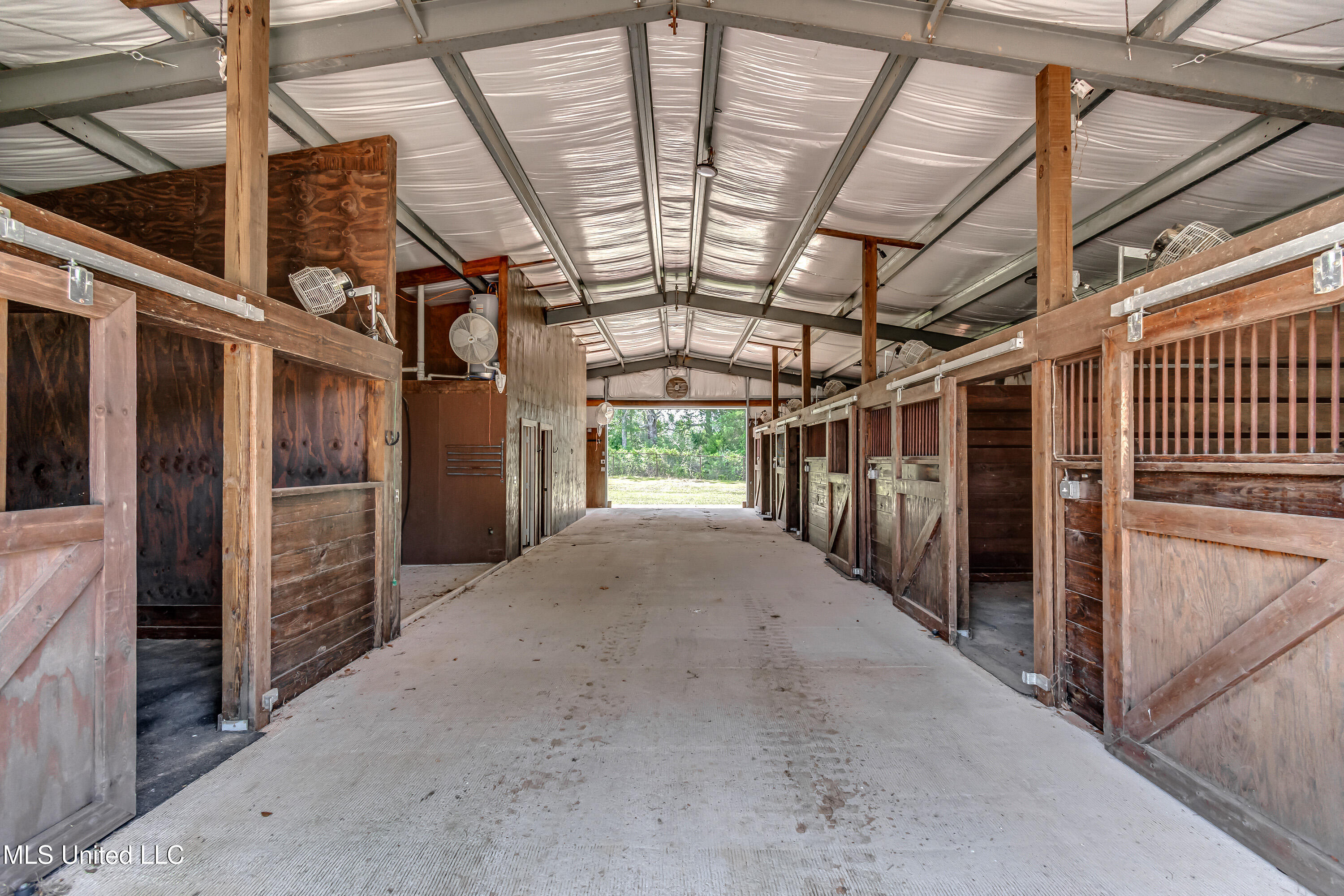 Flora, Mississippi 39071, United States, 4 Bedrooms Bedrooms, ,5 BathroomsBathrooms,Residential,Active,137267