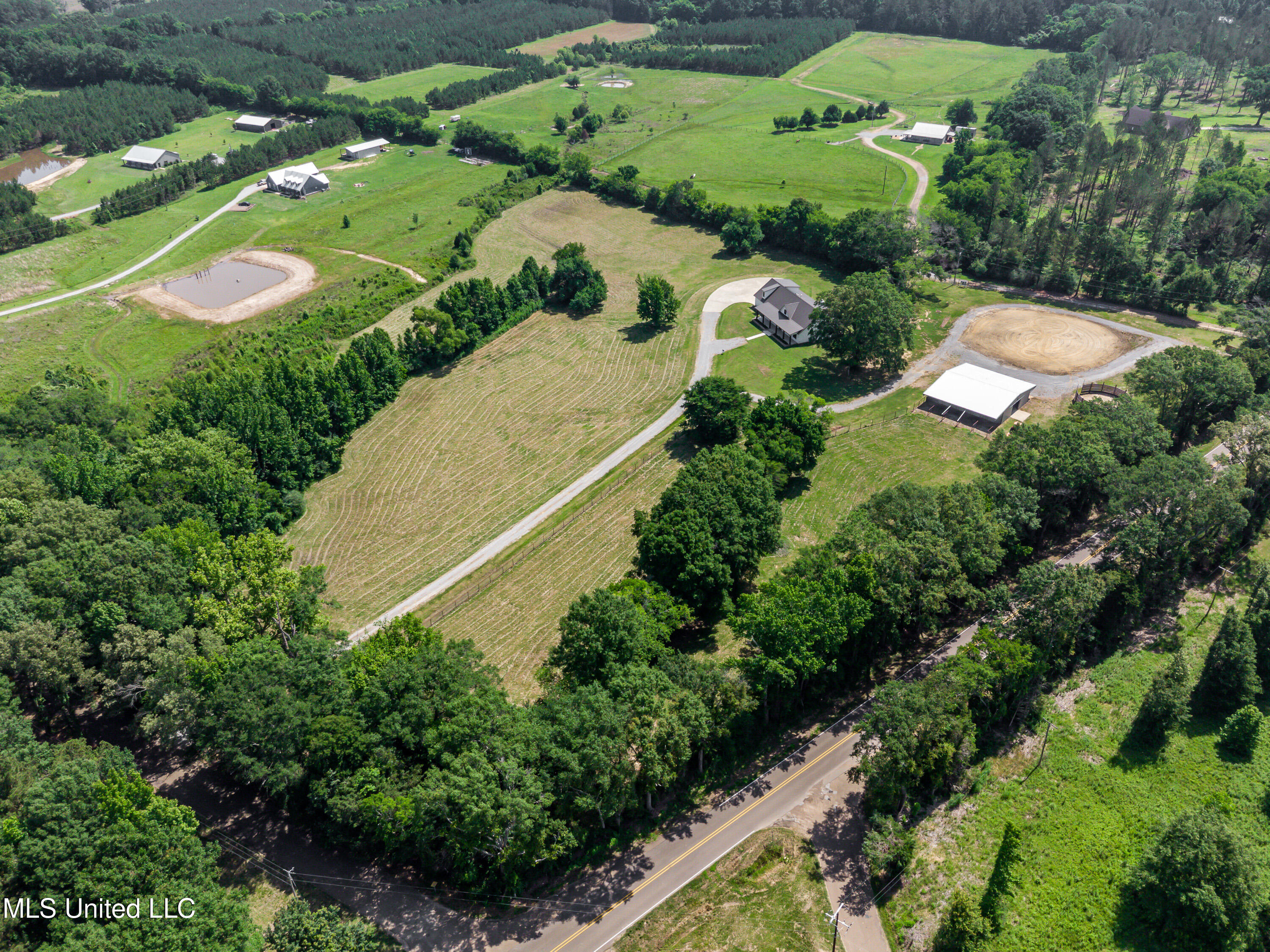 Flora, Mississippi 39071, United States, 4 Bedrooms Bedrooms, ,5 BathroomsBathrooms,Residential,Active,137267