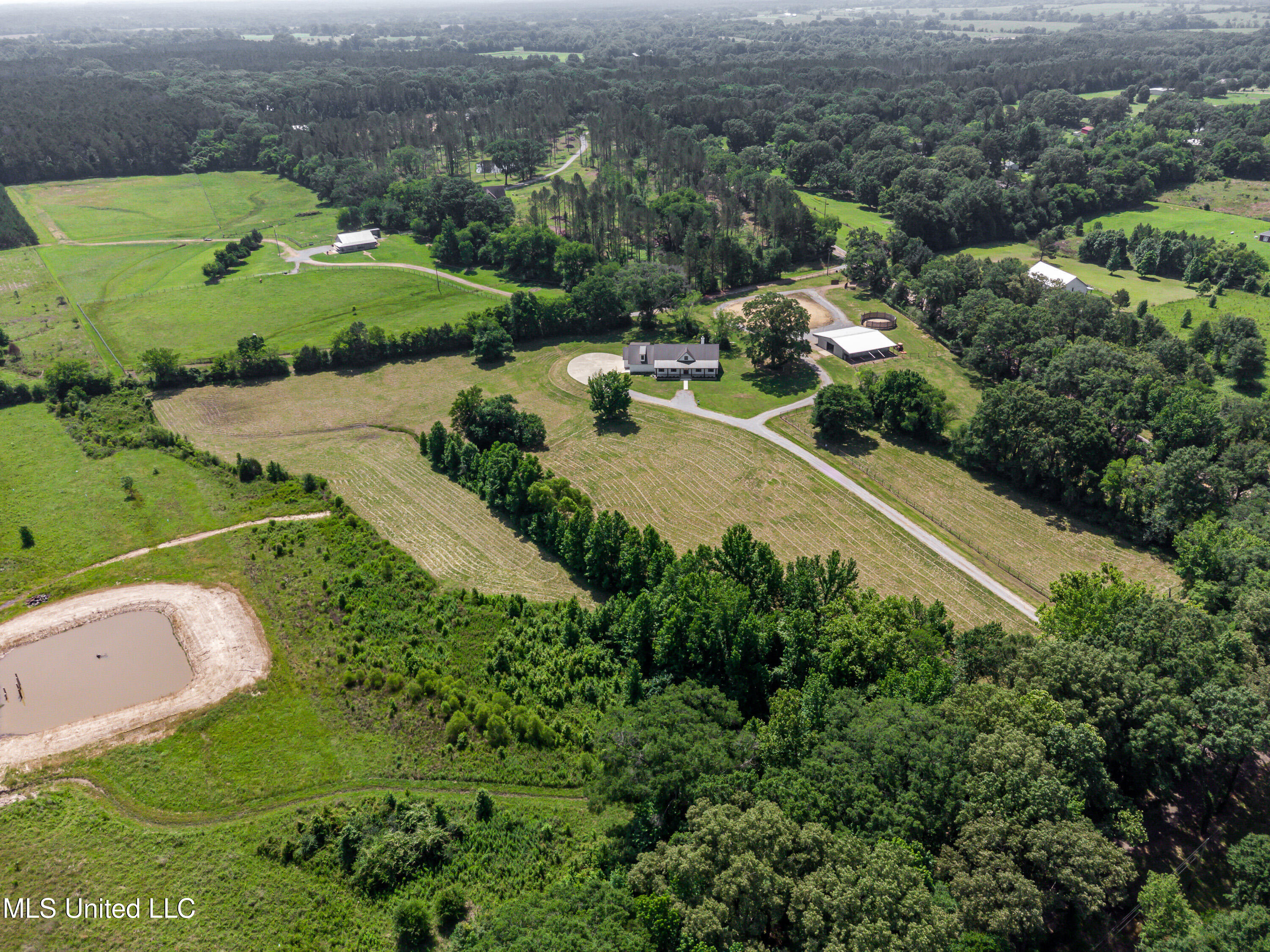 Flora, Mississippi 39071, United States, 4 Bedrooms Bedrooms, ,5 BathroomsBathrooms,Residential,Active,137267