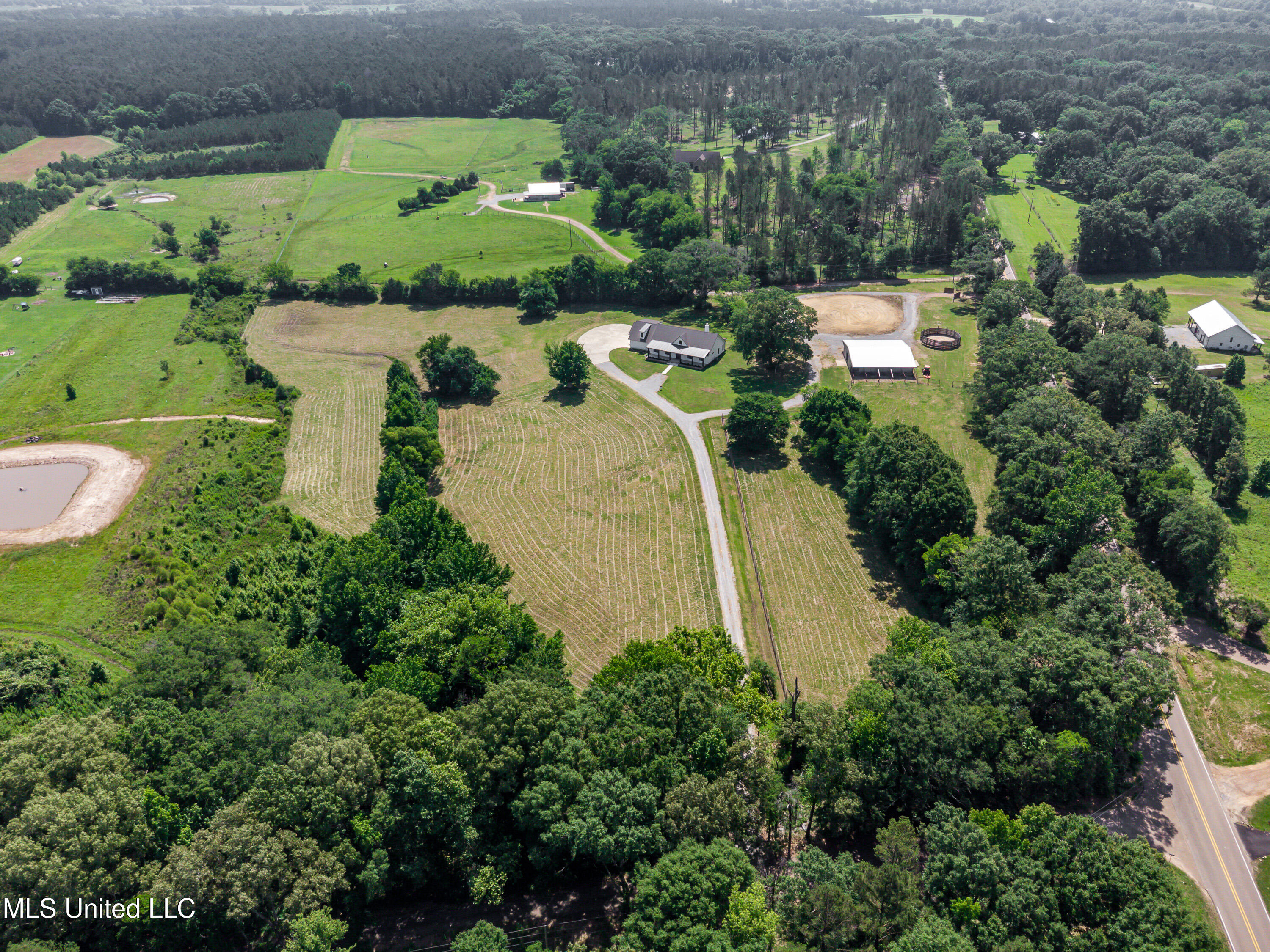 Flora, Mississippi 39071, United States, 4 Bedrooms Bedrooms, ,5 BathroomsBathrooms,Residential,Active,137267