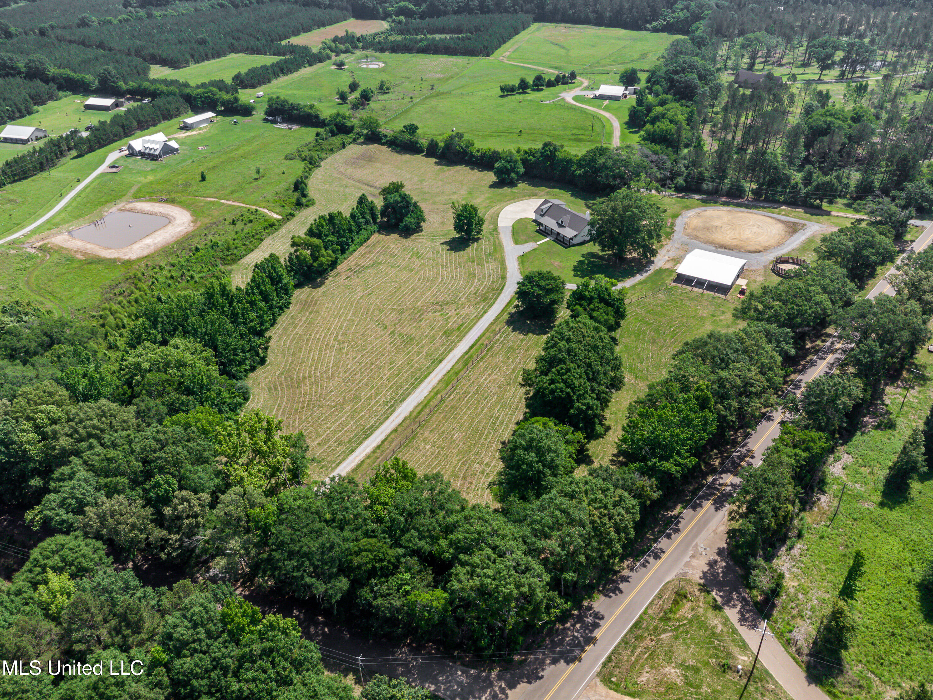 Flora, Mississippi 39071, United States, 4 Bedrooms Bedrooms, ,5 BathroomsBathrooms,Residential,Active,137267