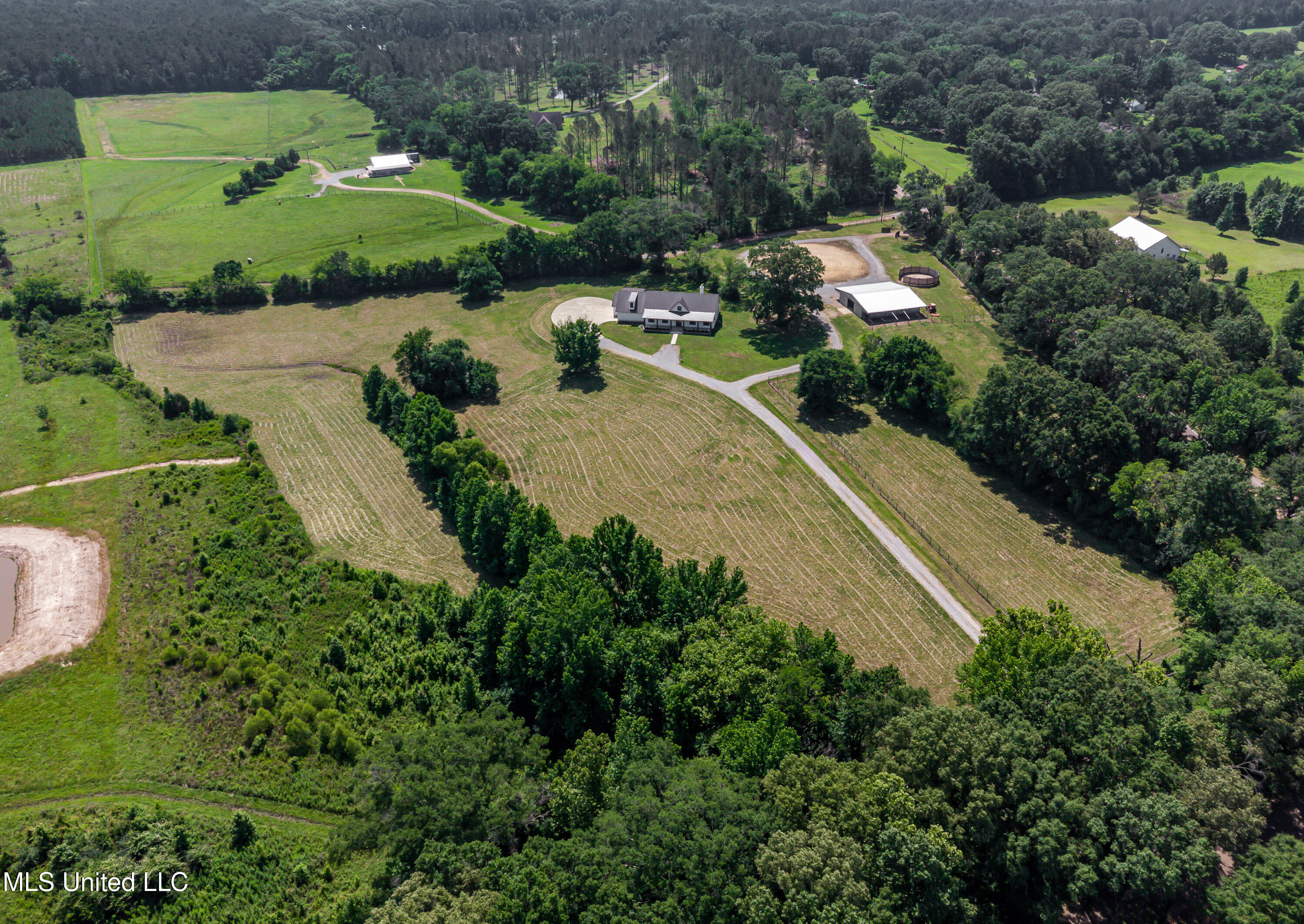 Flora, Mississippi 39071, United States, 4 Bedrooms Bedrooms, ,5 BathroomsBathrooms,Residential,Active,137267