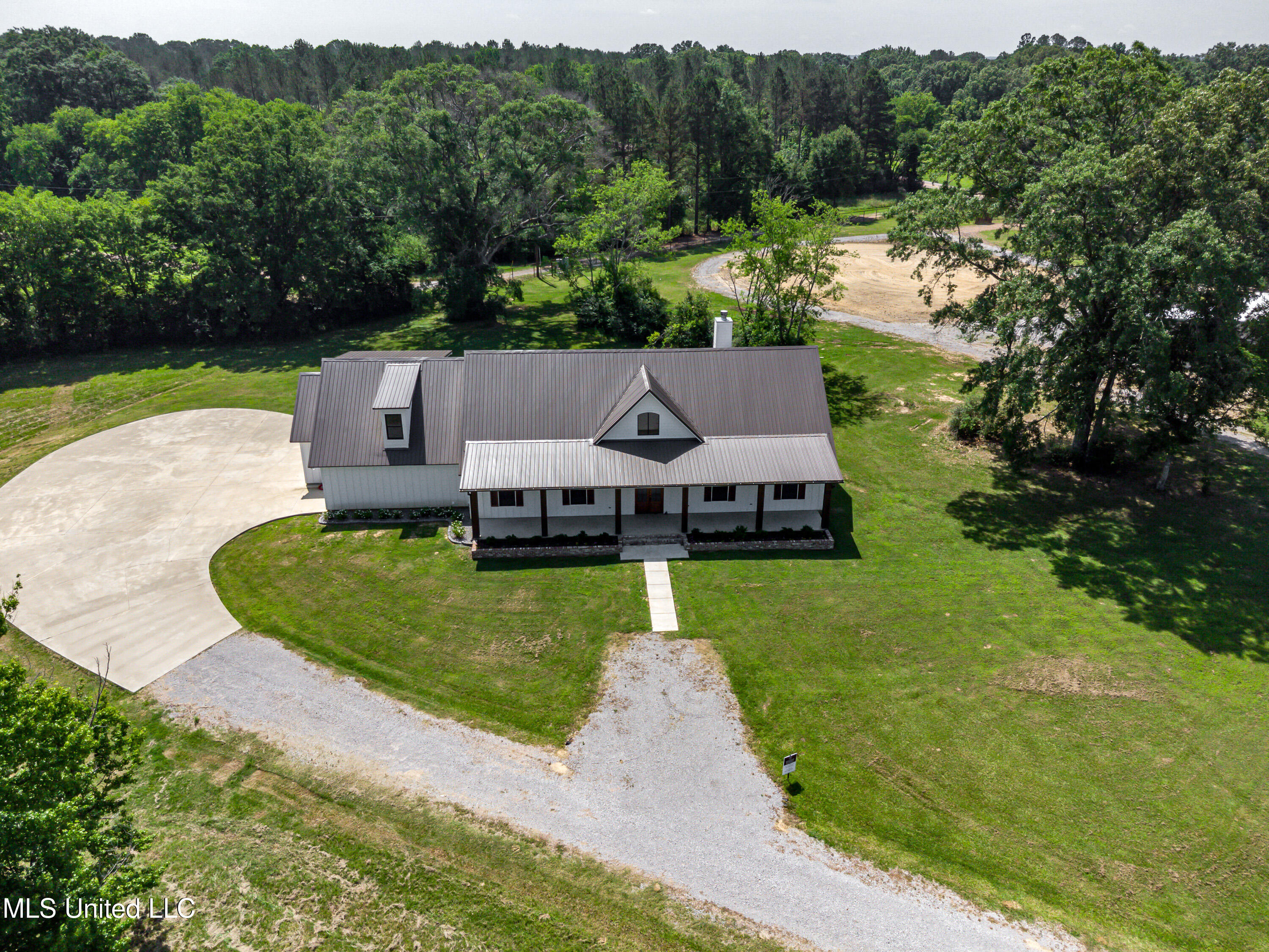 Flora, Mississippi 39071, United States, 4 Bedrooms Bedrooms, ,5 BathroomsBathrooms,Residential,Active,137267