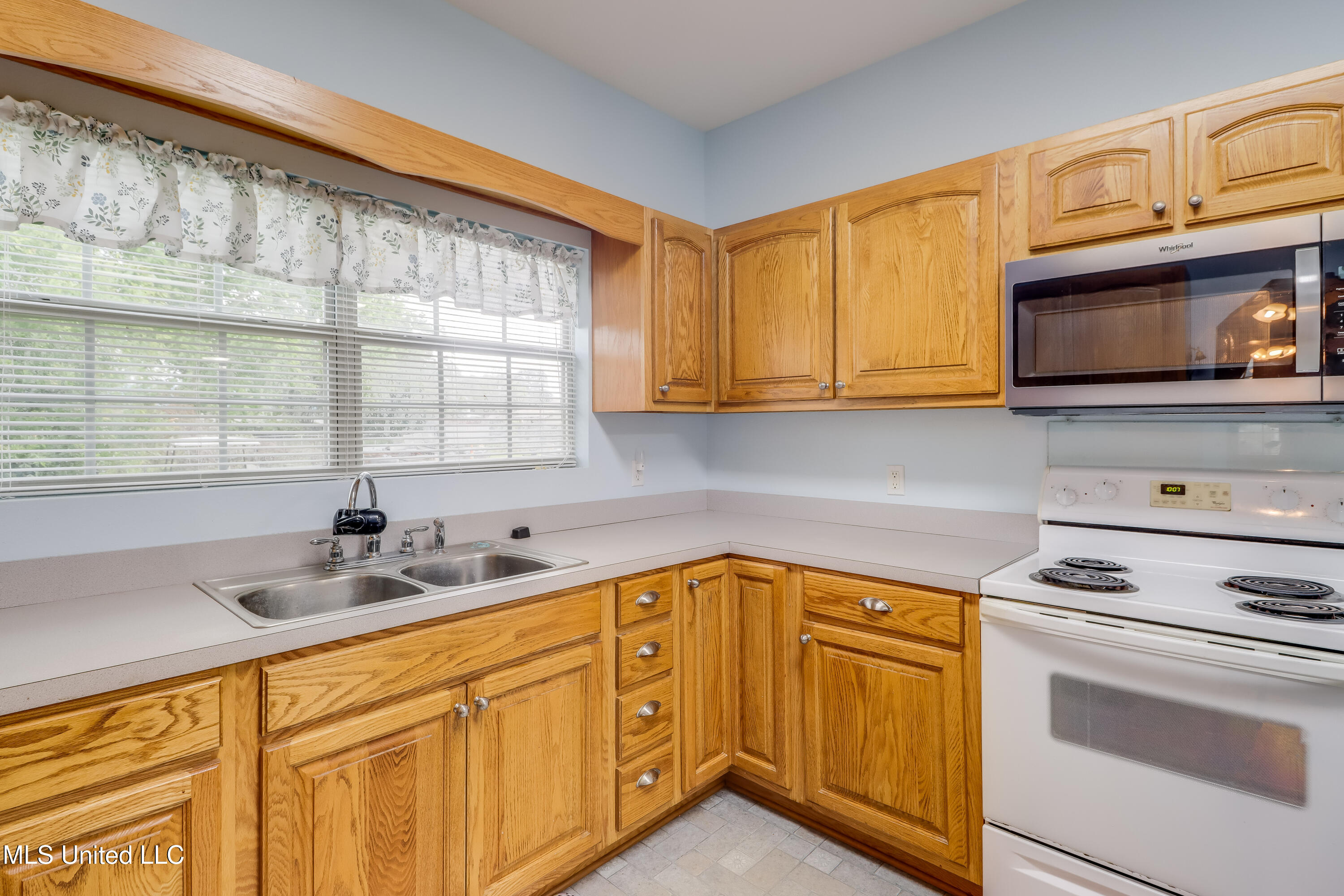 364 Reynoir Street, Biloxi, Mississippi image 8