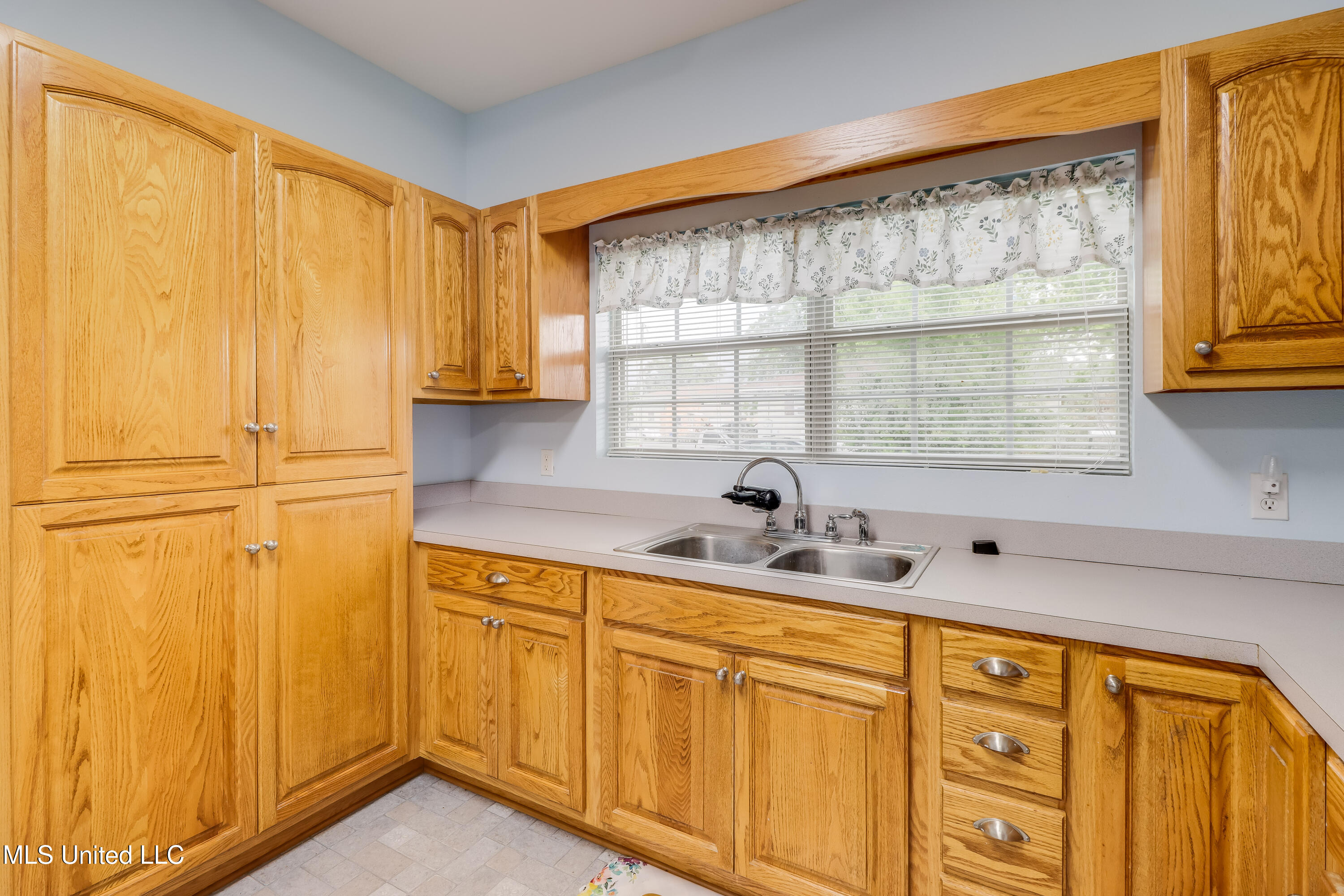 364 Reynoir Street, Biloxi, Mississippi image 10