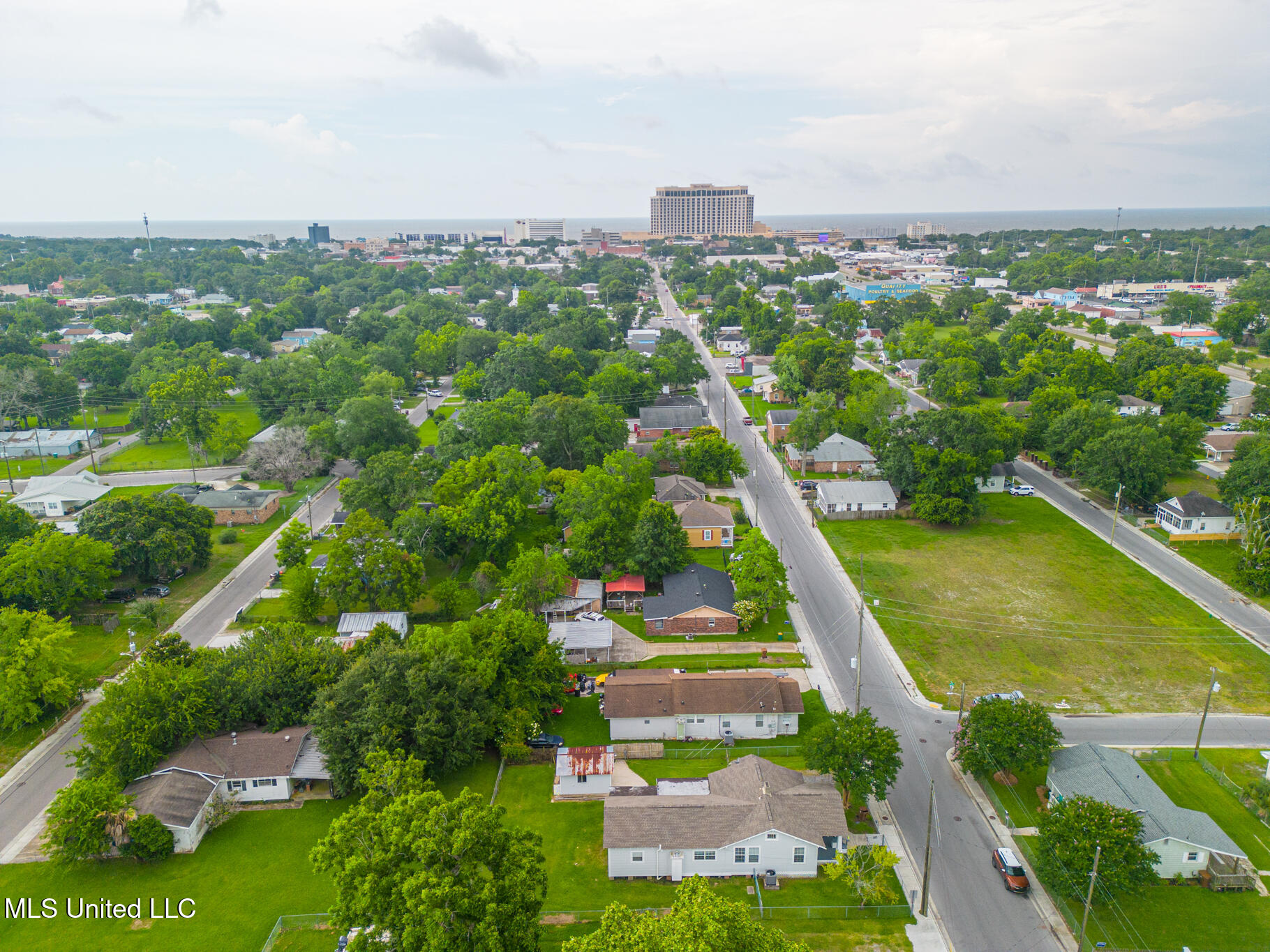 364 Reynoir Street, Biloxi, Mississippi image 23
