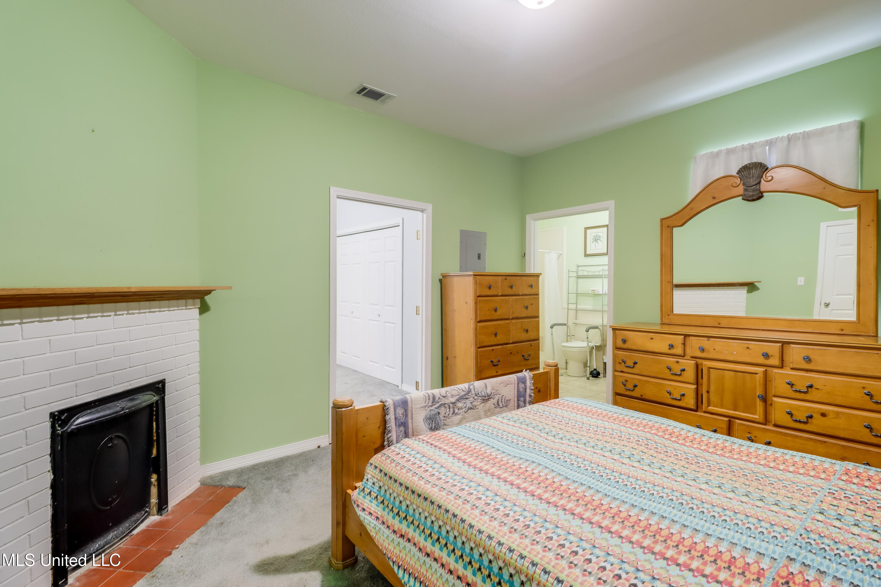 364 Reynoir Street, Biloxi, Mississippi image 14