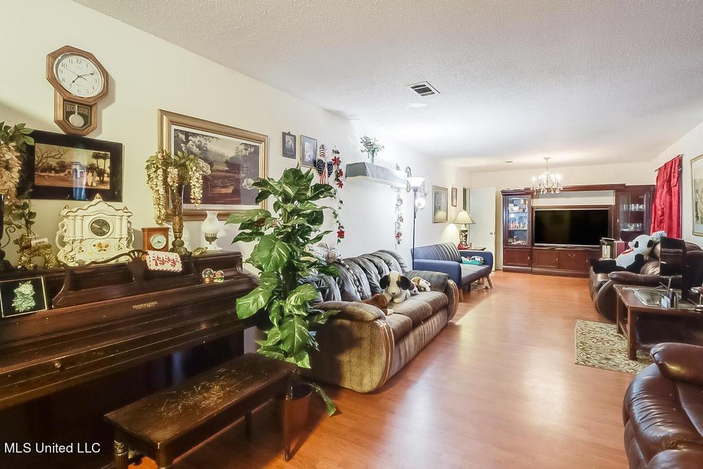 347 Rodenberg Avenue, Biloxi, Mississippi image 3