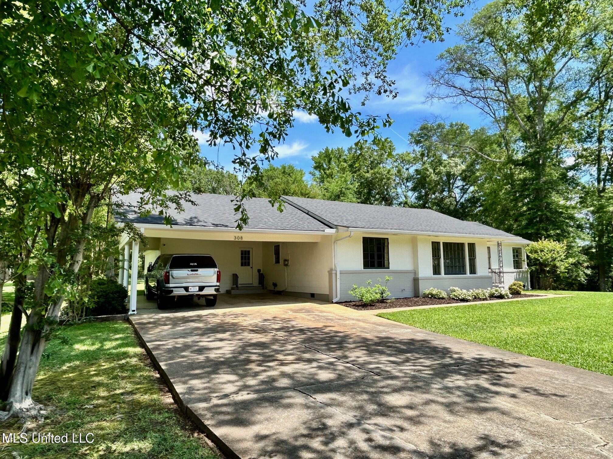 308 College Street, Carthage, Mississippi image 8