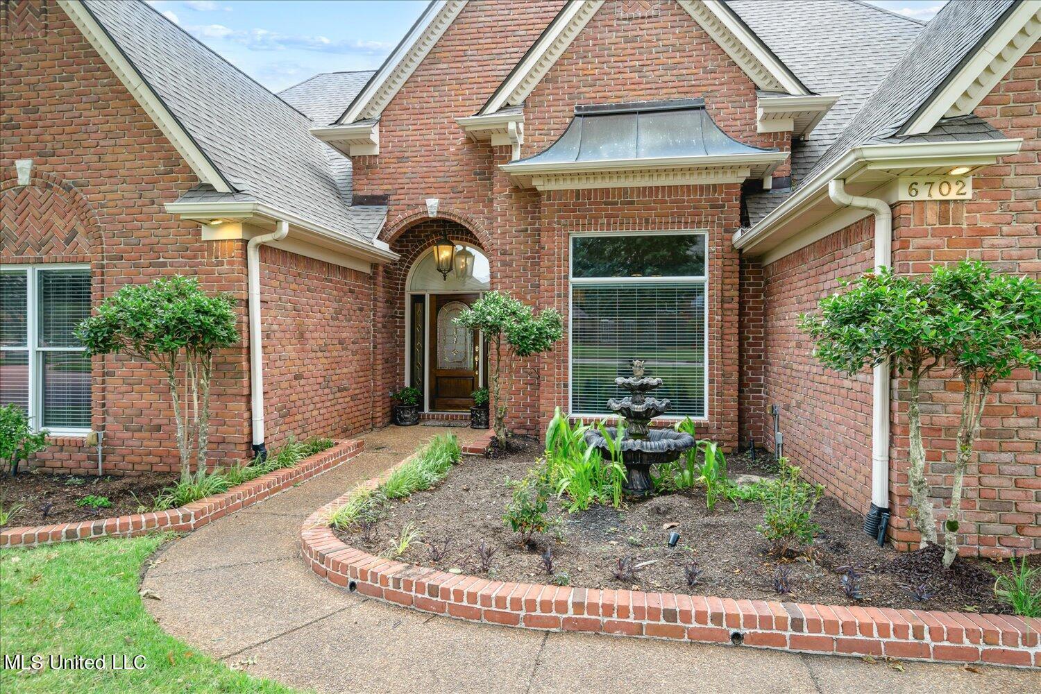 6702 Indigo Lake Drive, Olive Branch, Mississippi image 3