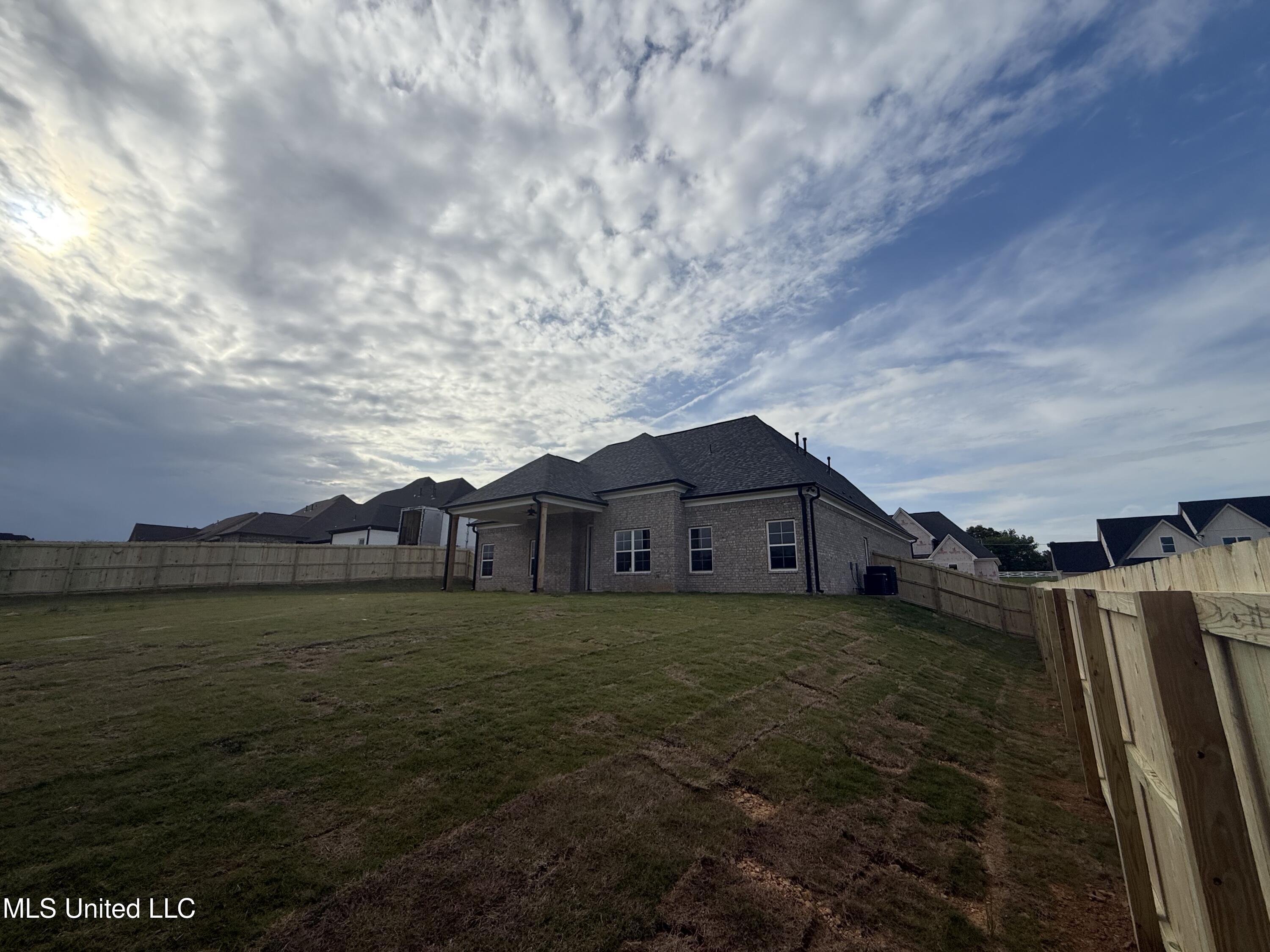 2519 Beauvoir Dr Dr, Hernando, Mississippi image 4