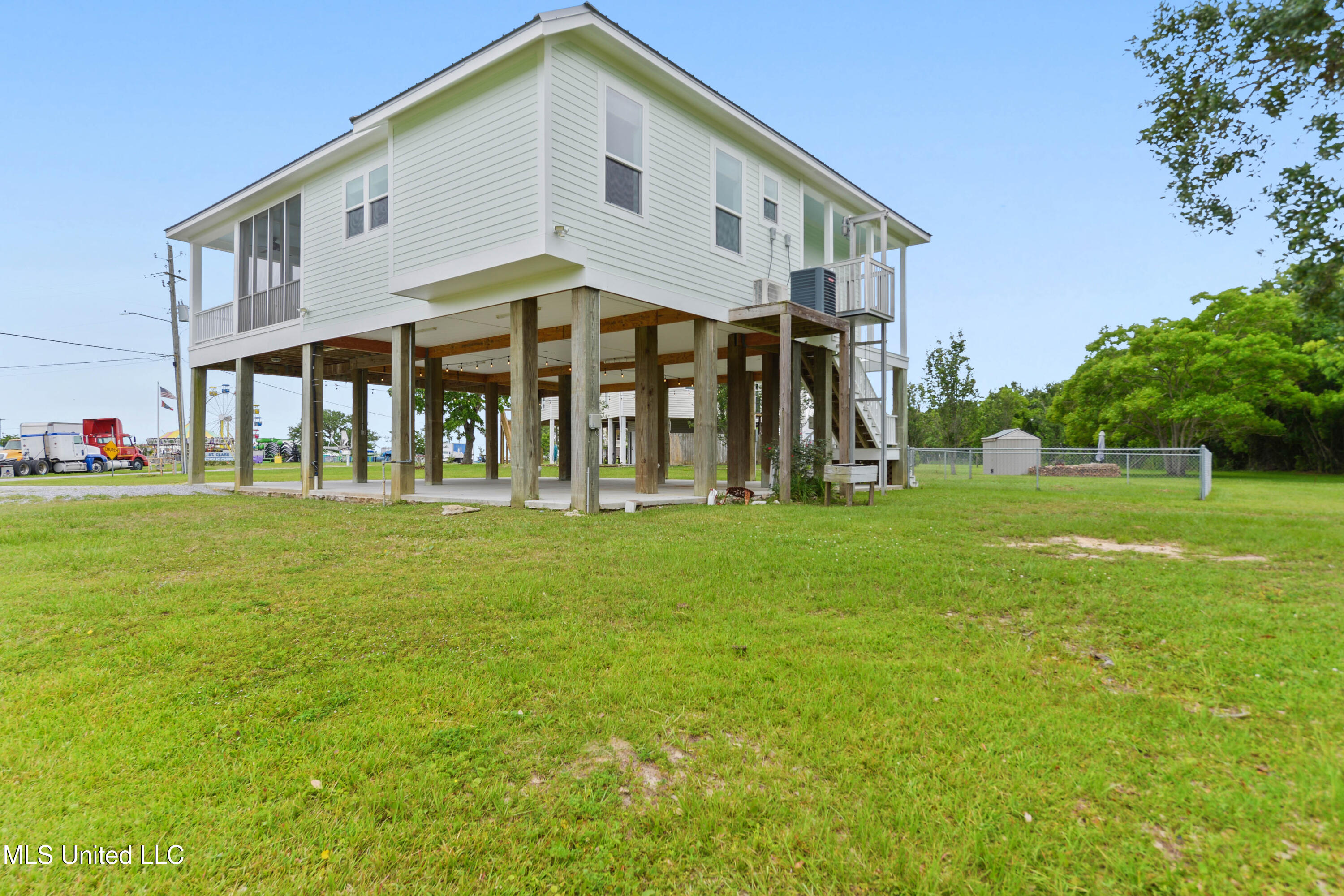 125 Vacation Lane, Waveland, Mississippi image 4
