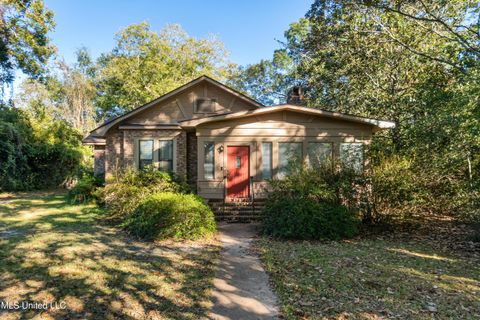 Homes For Sale - 312 North Jackson Street<br/> Poplarville, MS 39470