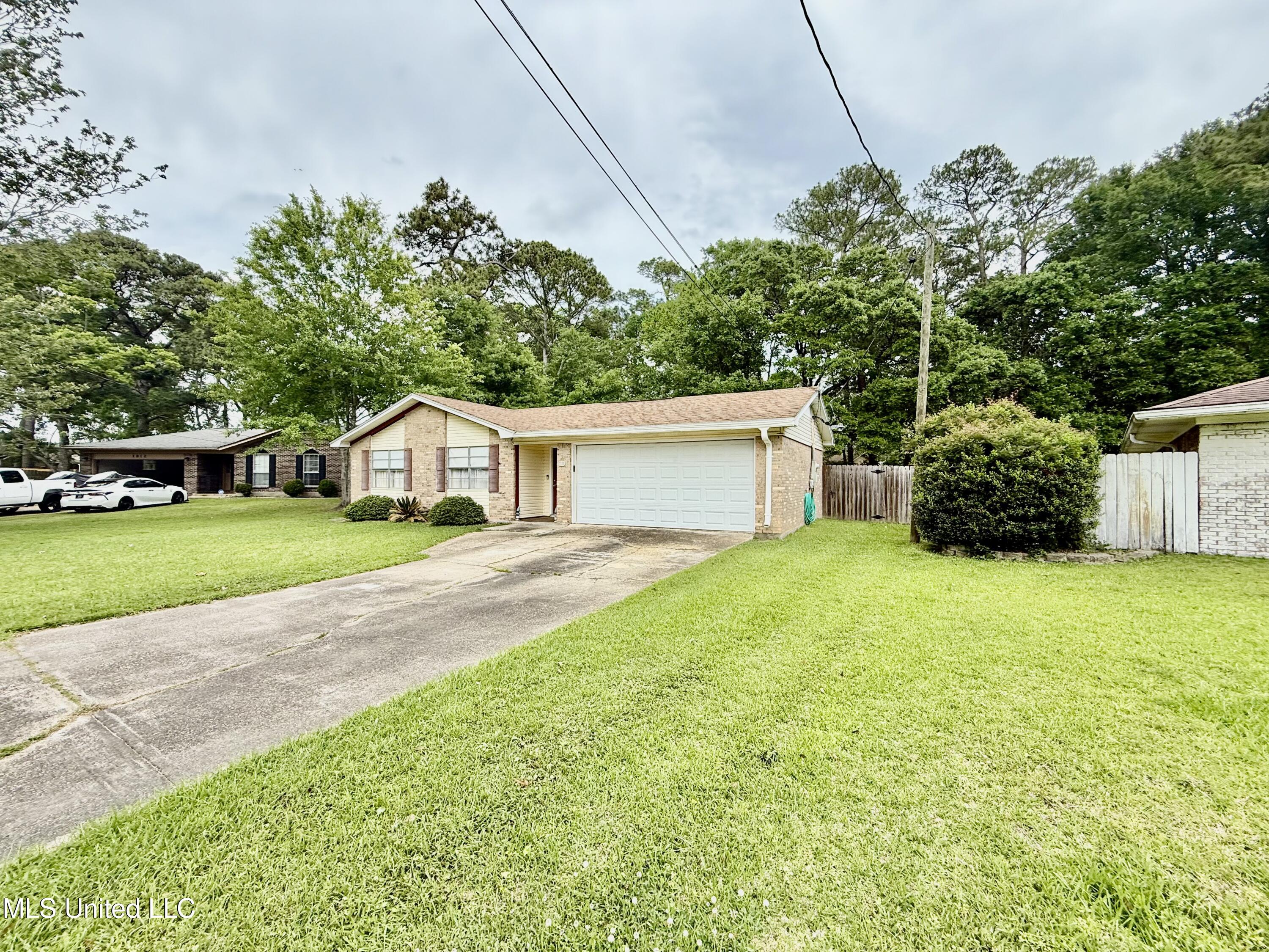 1806 Pat Drive, Gautier, Mississippi image 2