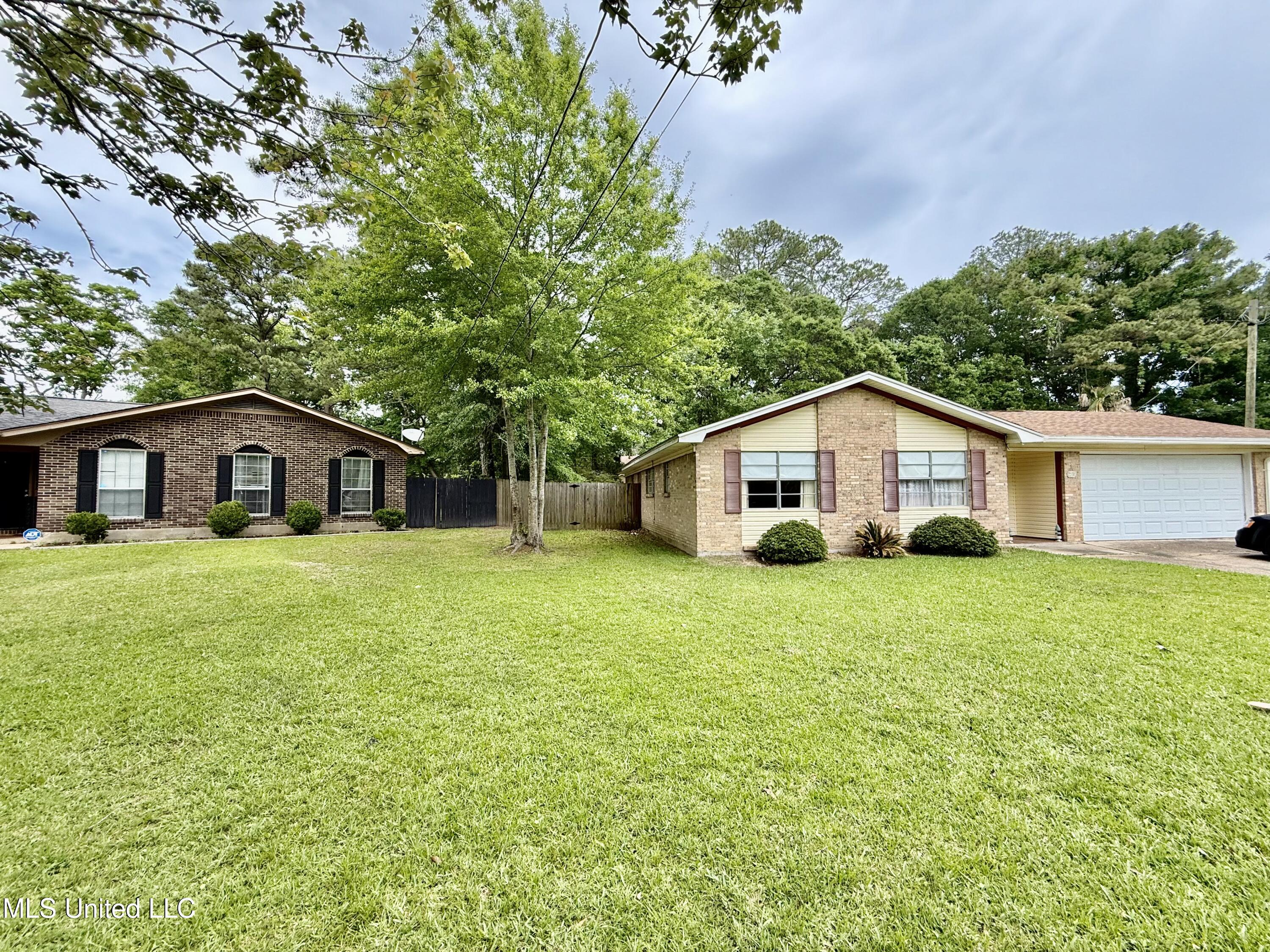 1806 Pat Drive, Gautier, Mississippi image 3