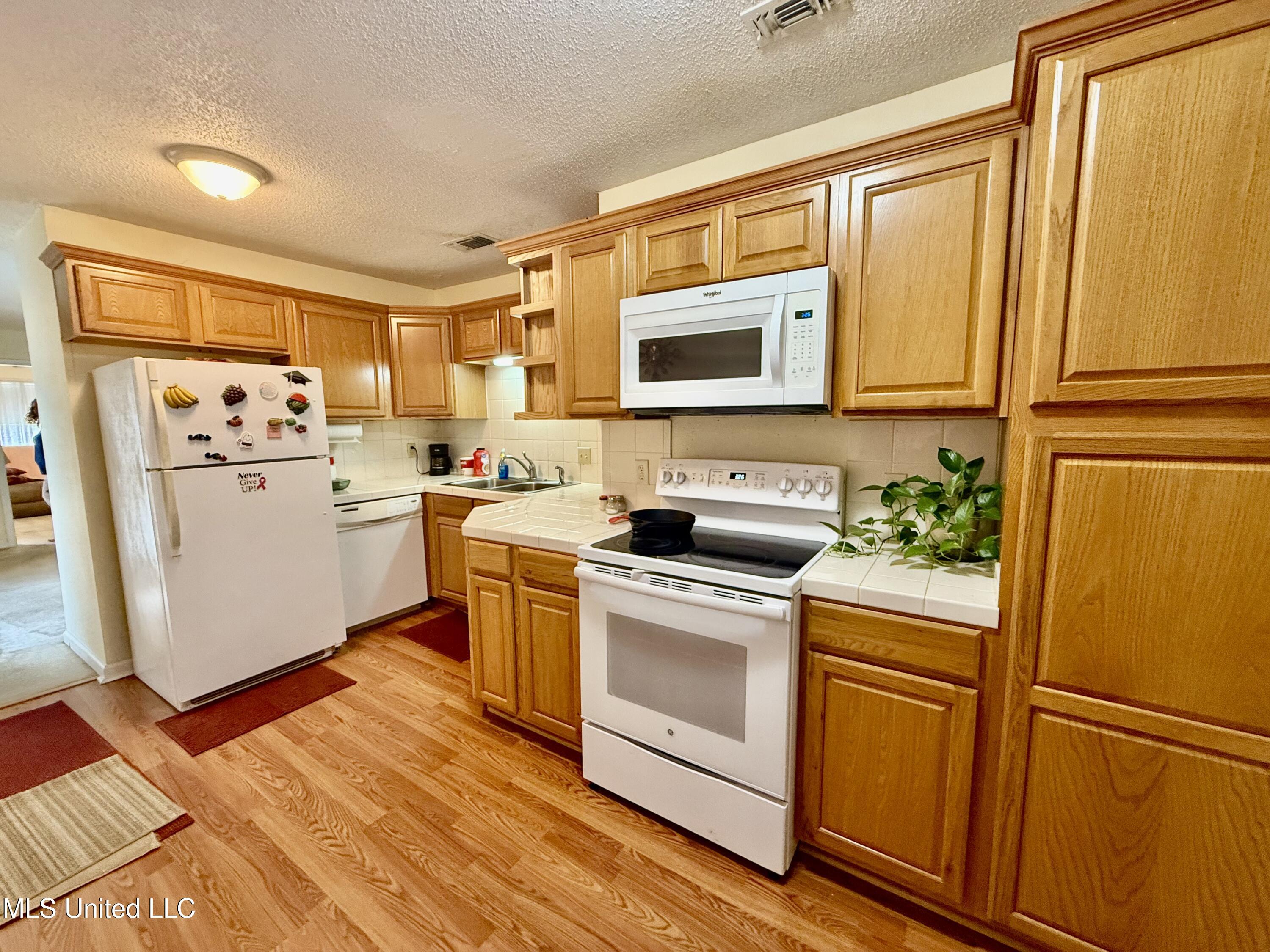 1806 Pat Drive, Gautier, Mississippi image 7