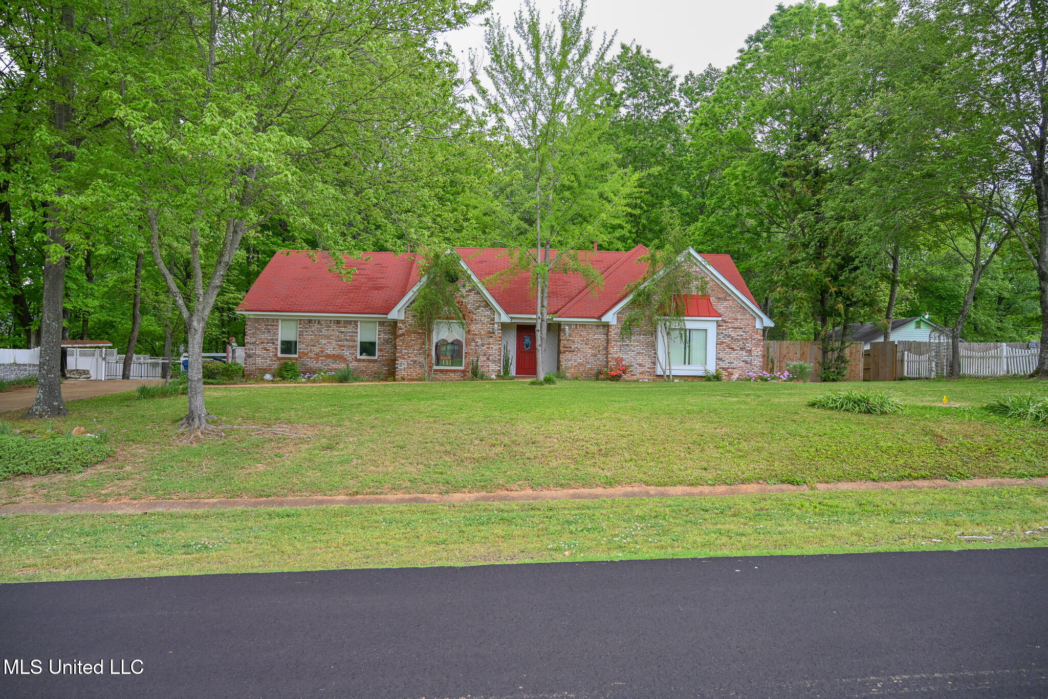5340 Cohay Drive, Horn Lake, Mississippi image 1