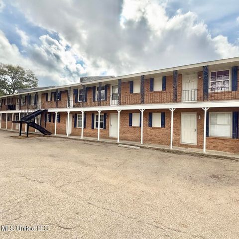 Homes For Sale - 212 N Church Street<br/> Lincoln County, Brookhaven, MS 39601