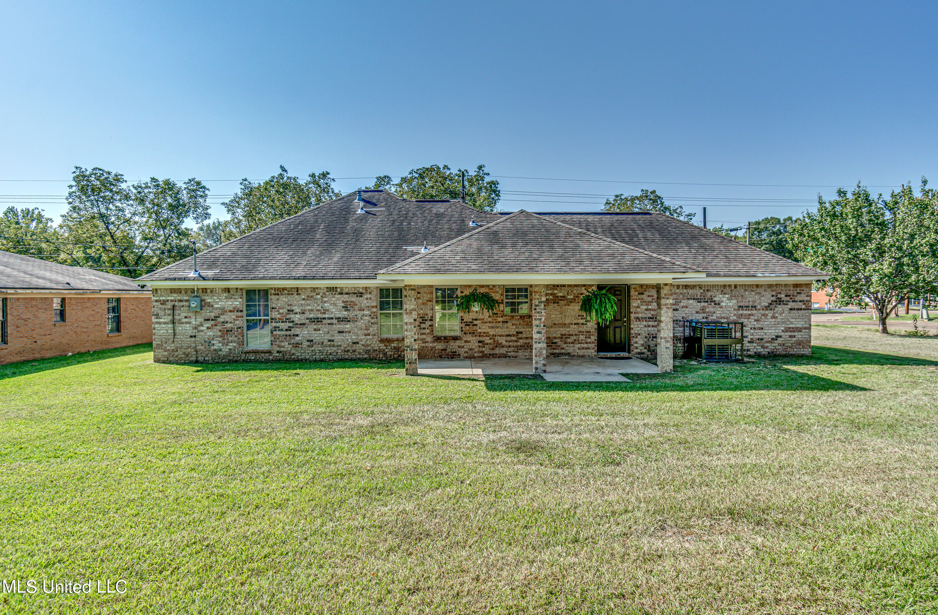 Jackson, Mississippi 39209, United States, 3 Bedrooms Bedrooms, ,2 BathroomsBathrooms,Residential,Active,38001