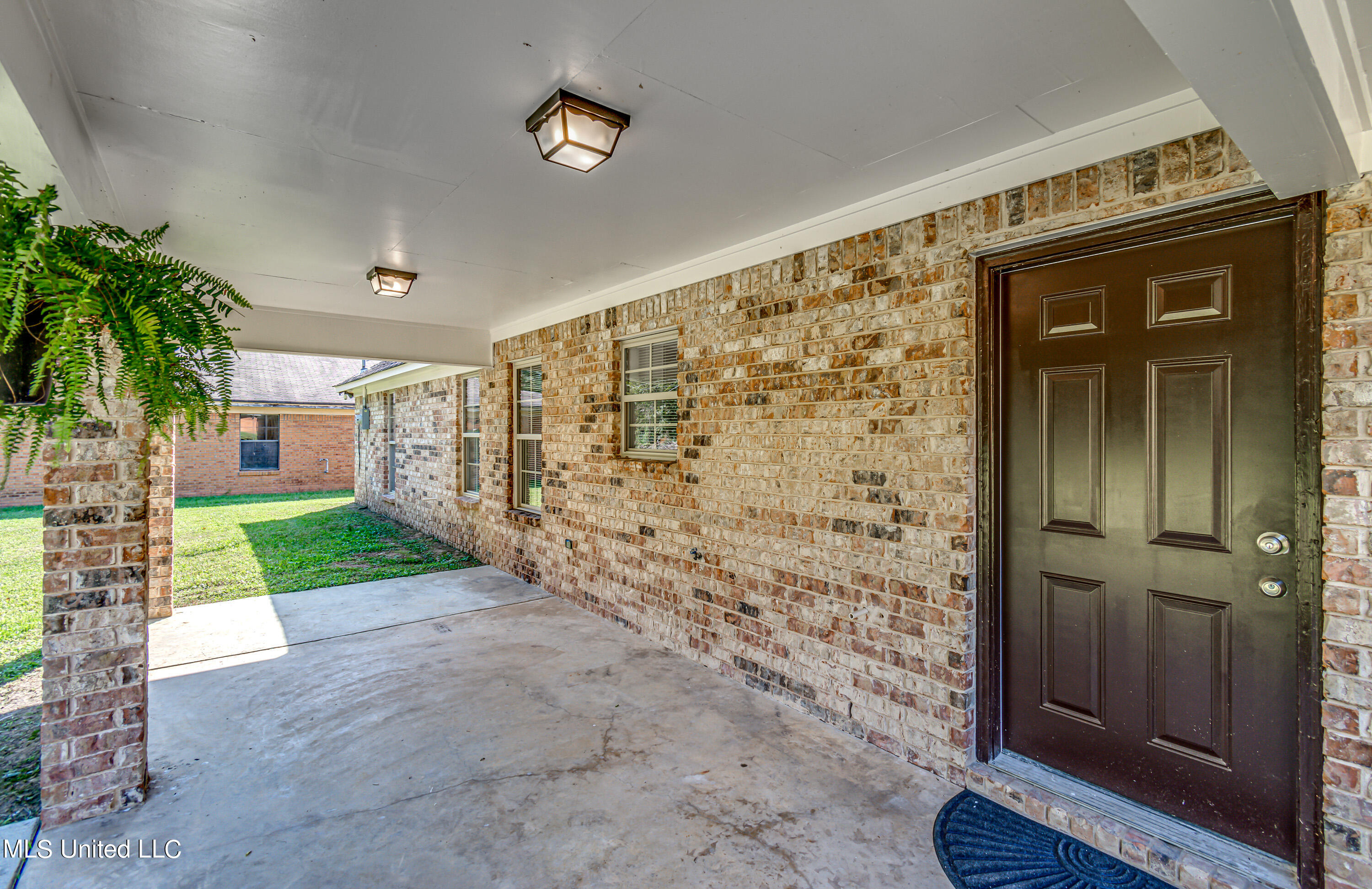 Jackson, Mississippi 39209, United States, 3 Bedrooms Bedrooms, ,2 BathroomsBathrooms,Residential,Active,38001