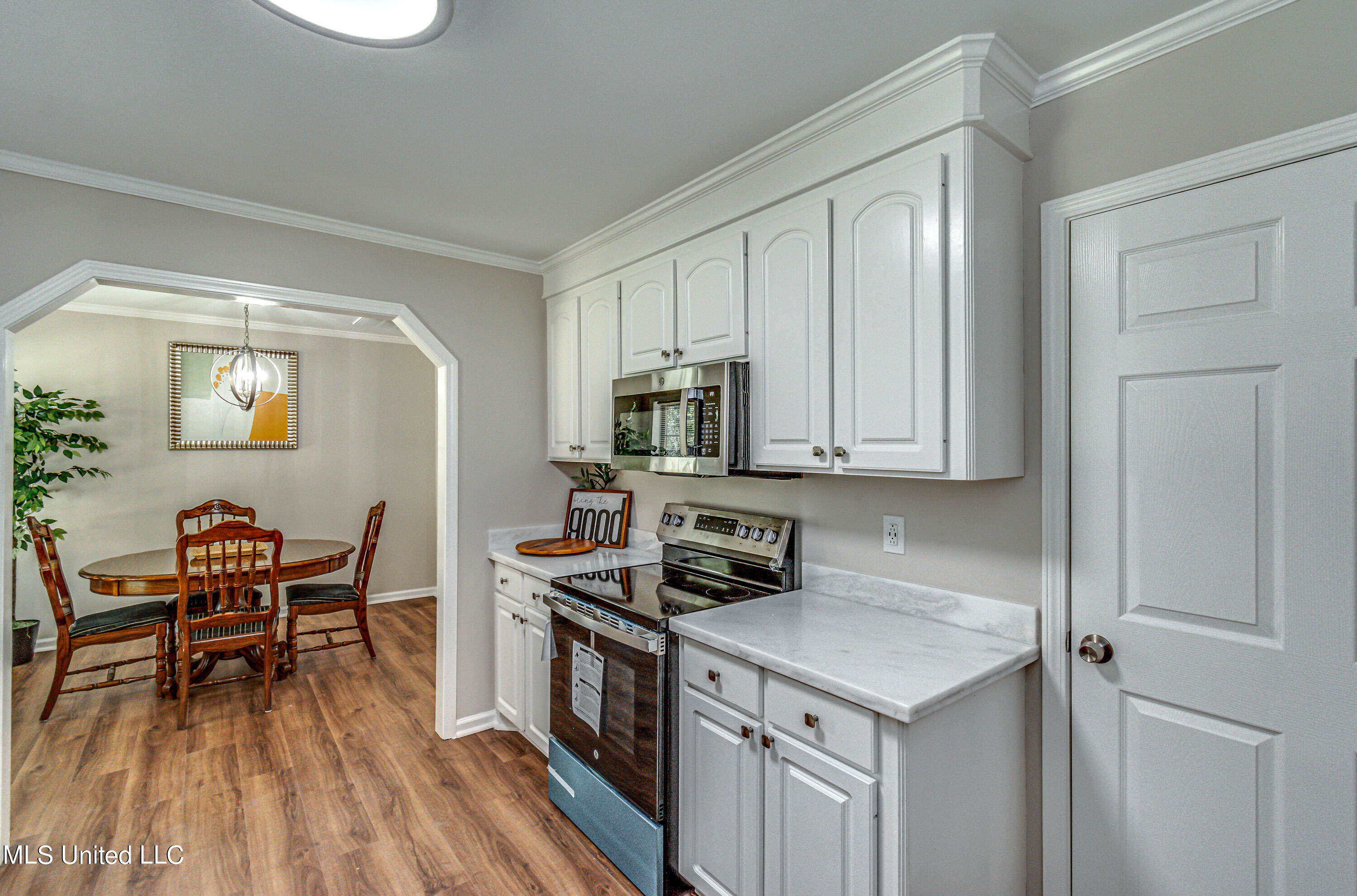 Jackson, Mississippi 39209, United States, 3 Bedrooms Bedrooms, ,2 BathroomsBathrooms,Residential,Active,38001