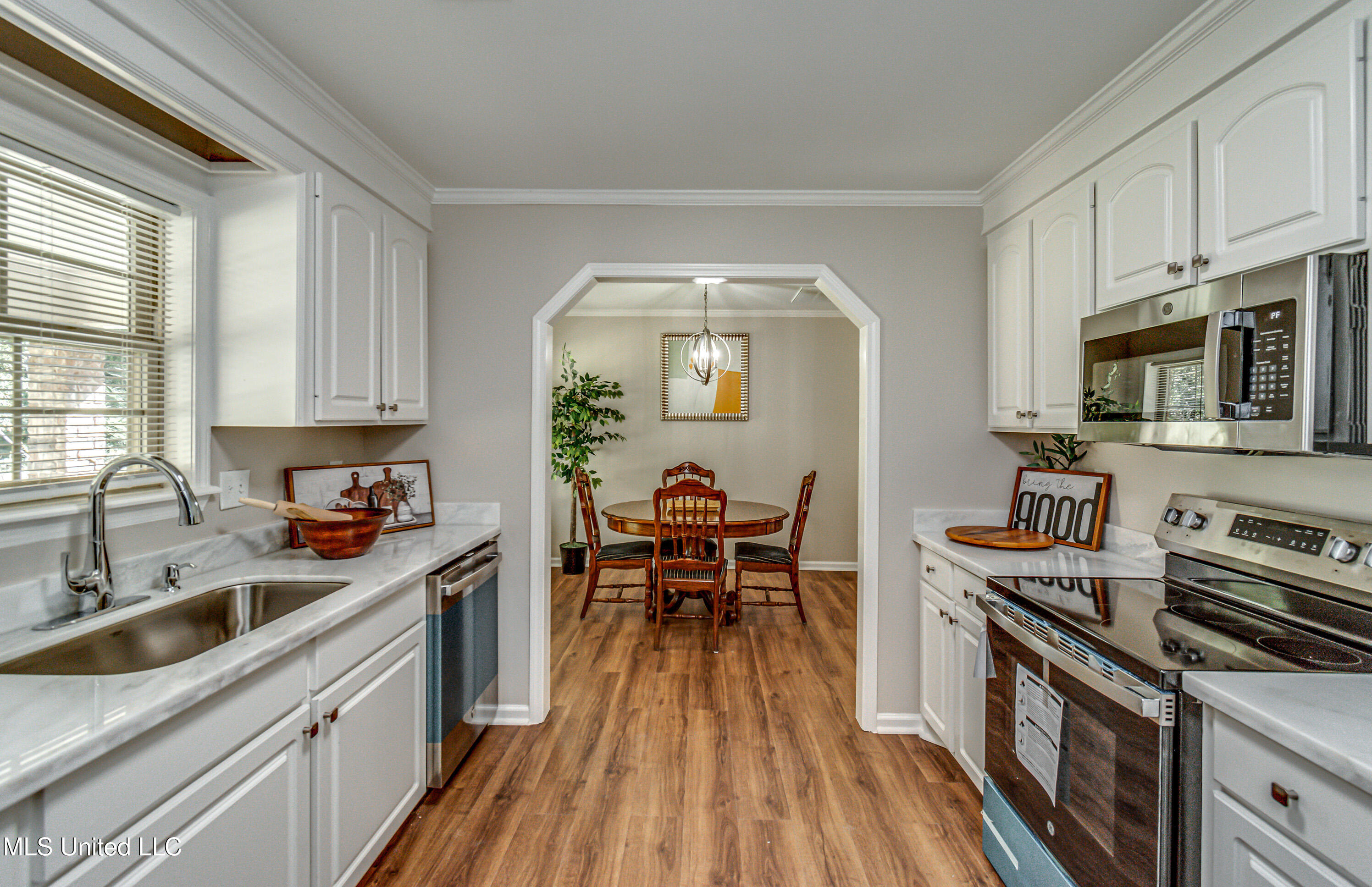 Jackson, Mississippi 39209, United States, 3 Bedrooms Bedrooms, ,2 BathroomsBathrooms,Residential,Active,38001