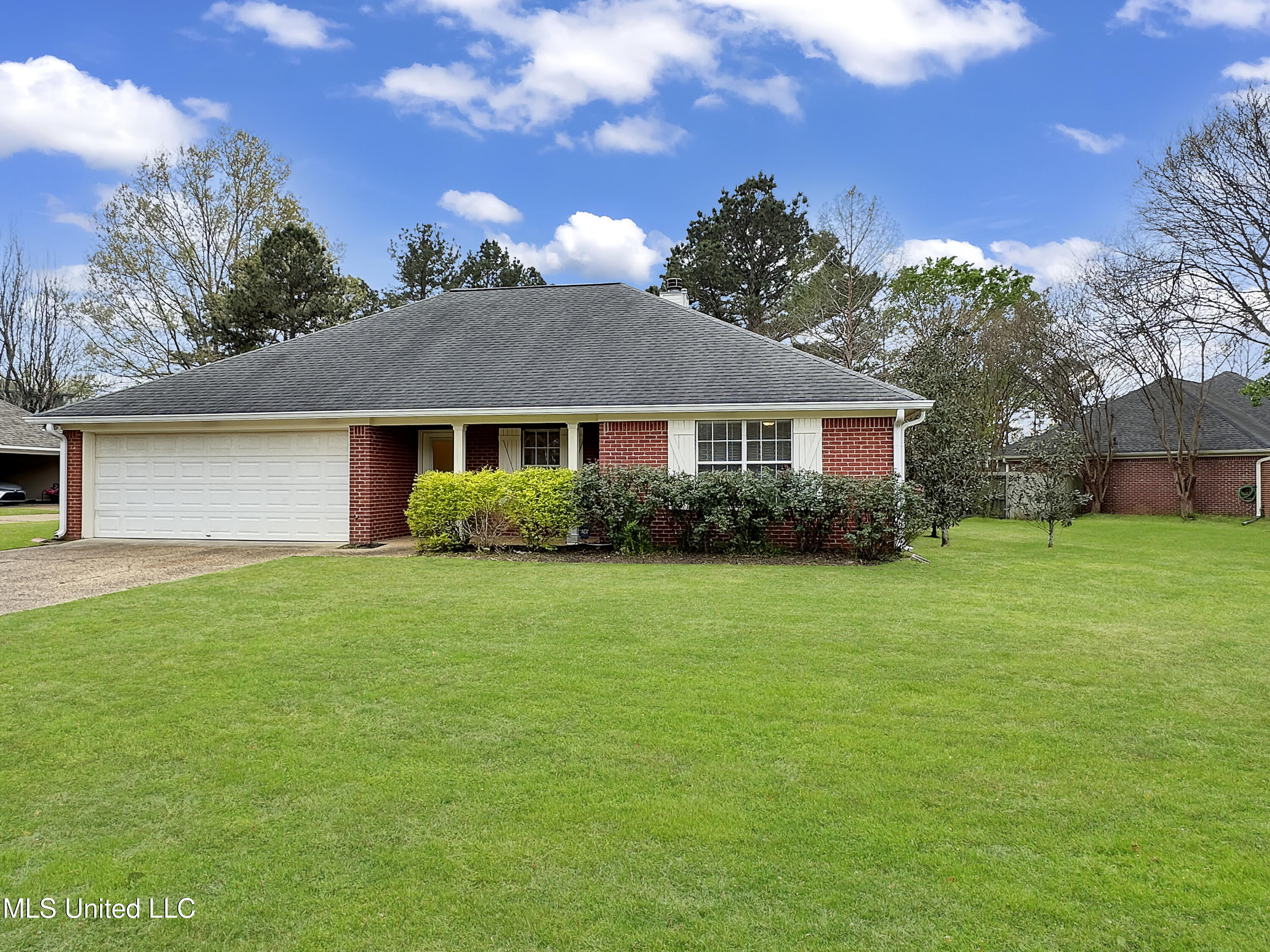 440 Vista Court, Richland, Mississippi image 1