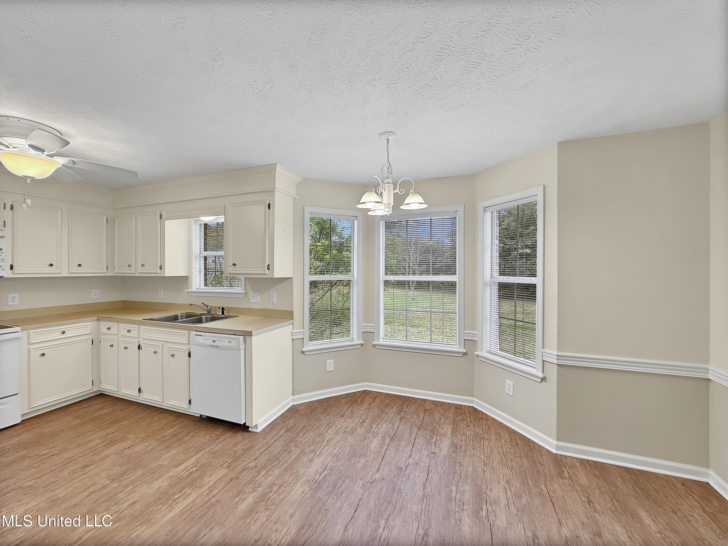 440 Vista Court, Richland, Mississippi image 9