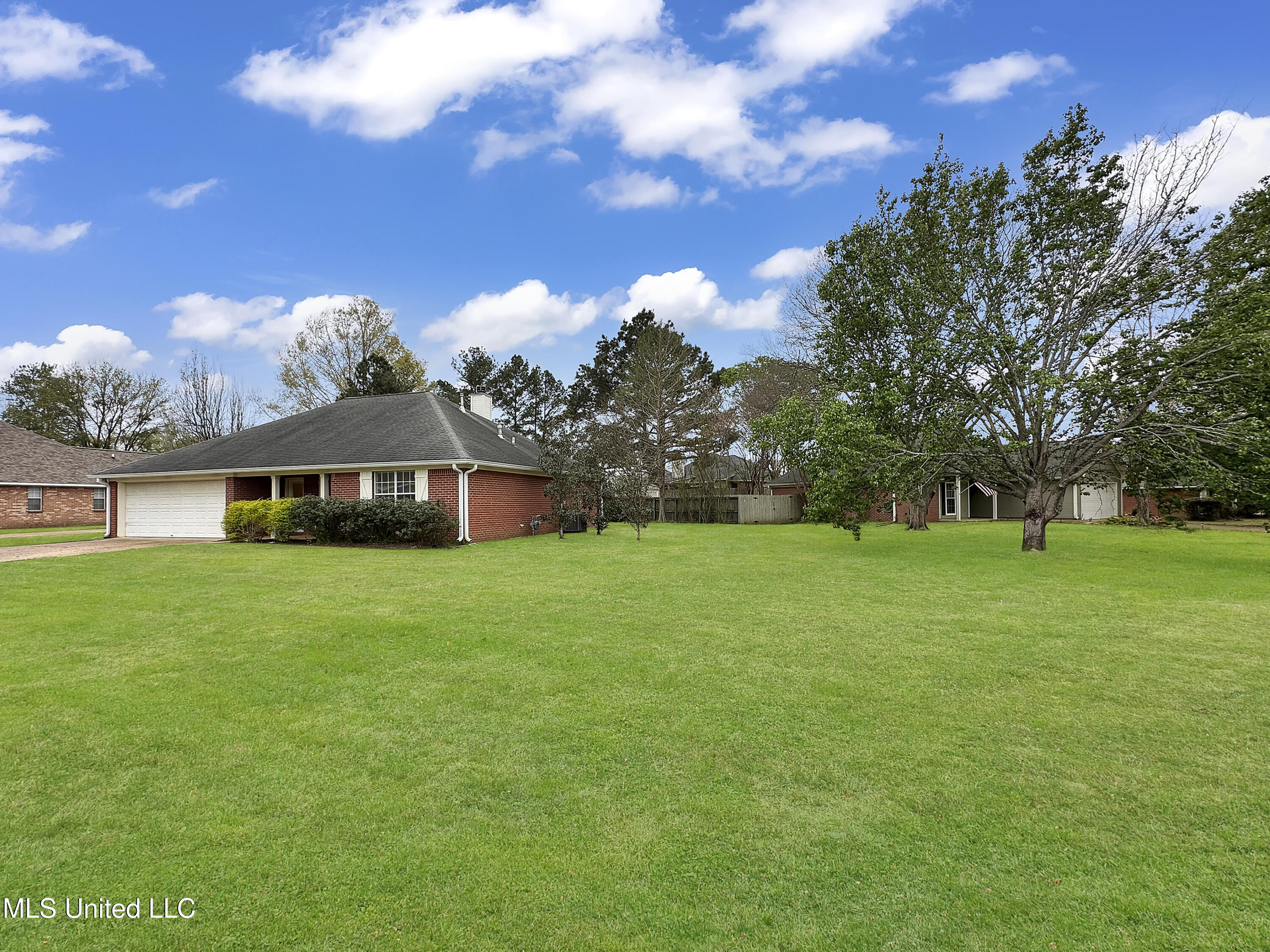 440 Vista Court, Richland, Mississippi image 2